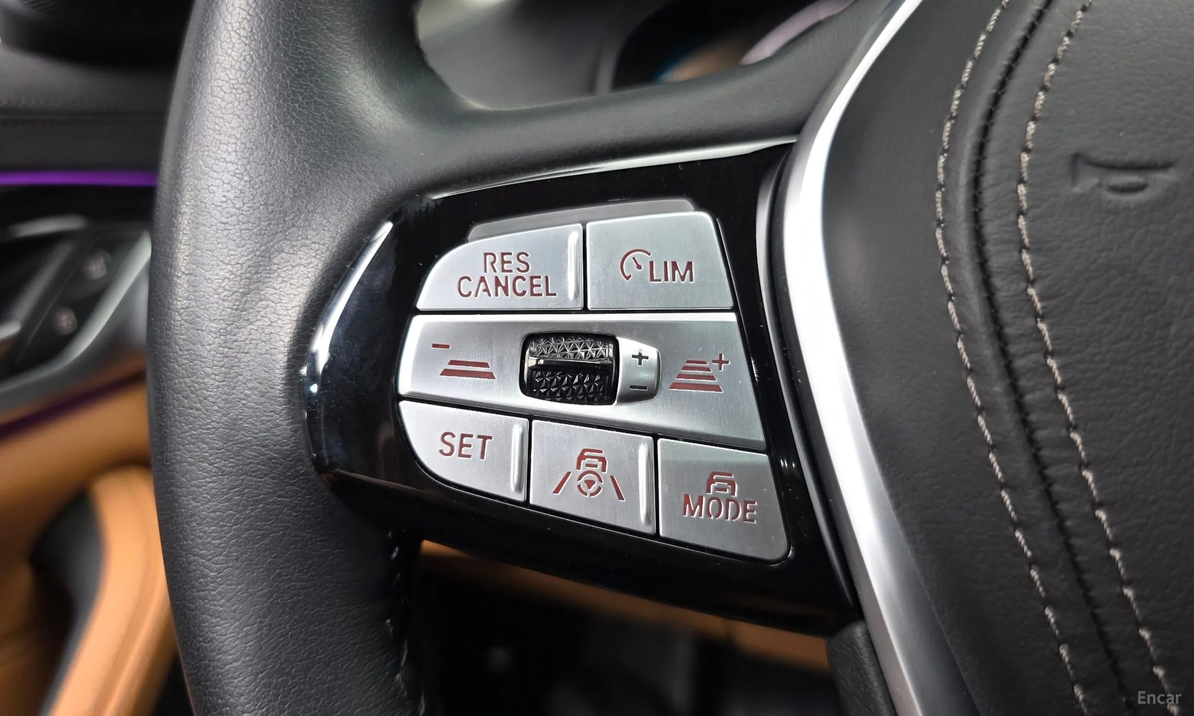 BMW 5 Series (G30) превью 17