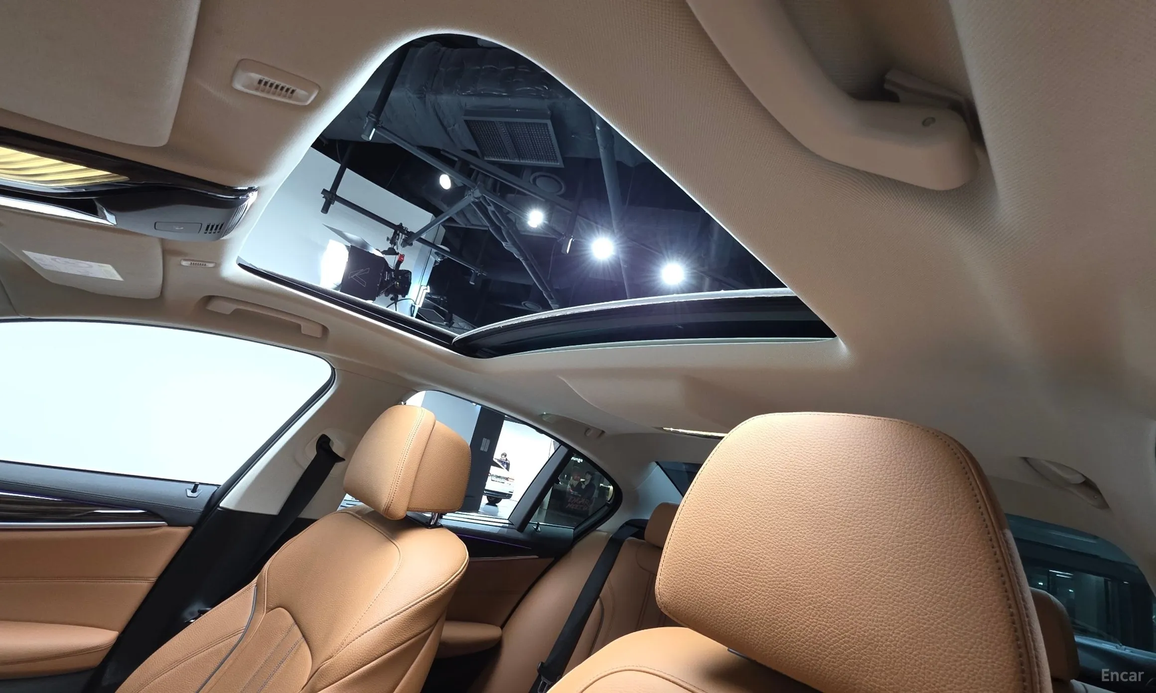 BMW 5 Series (G30) превью 18
