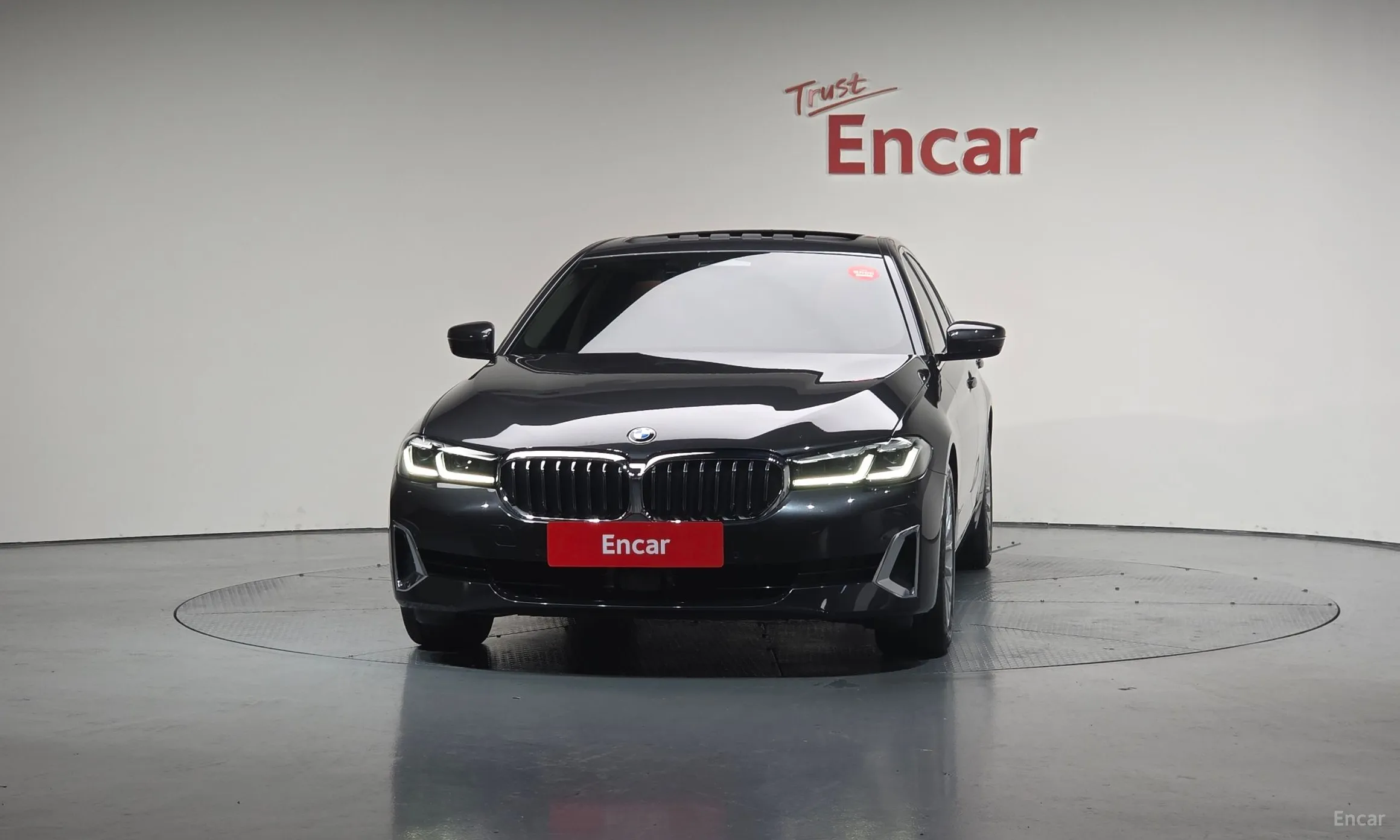 BMW 5 Series (G30) превью 3