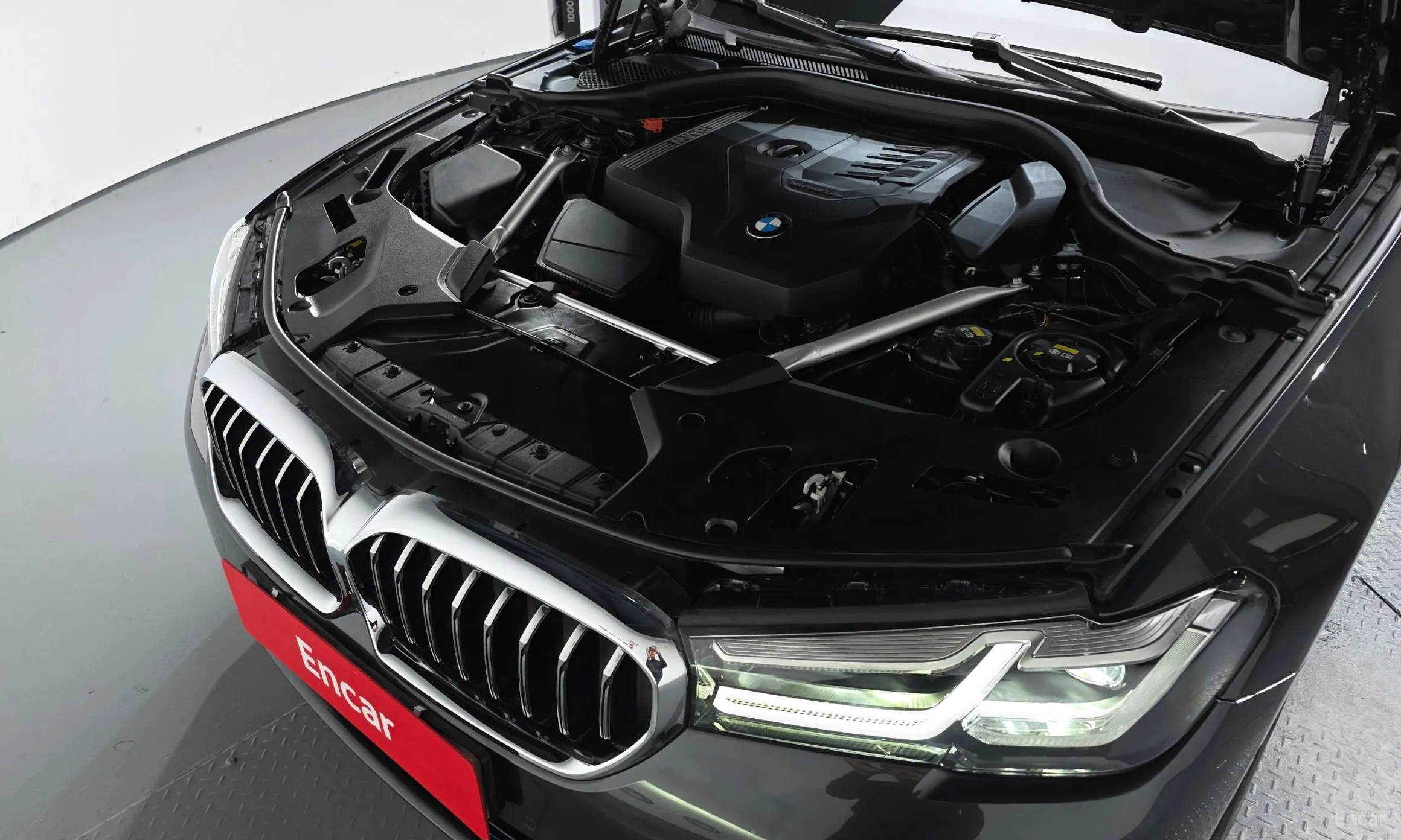 BMW 5 Series (G30) превью 6
