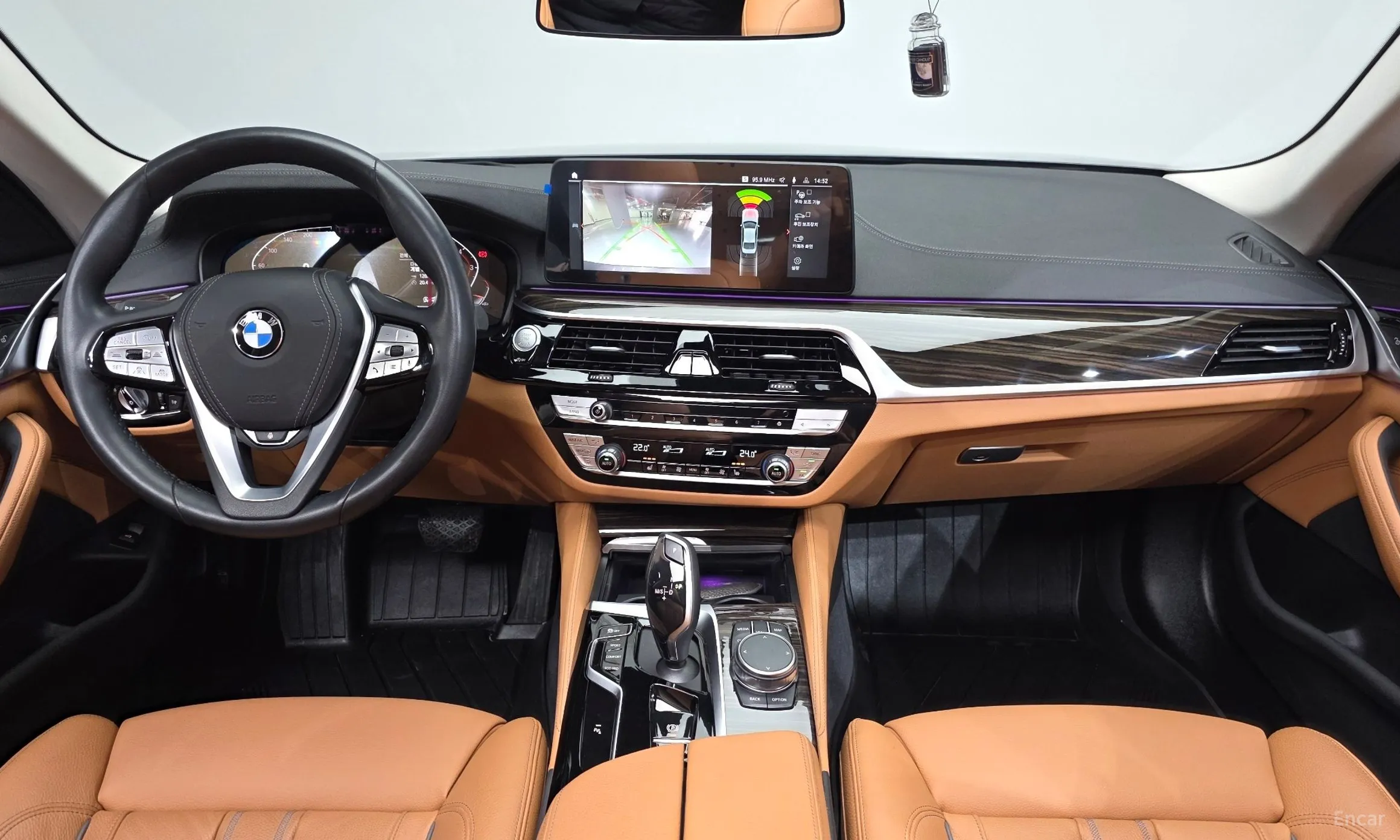 BMW 5 Series (G30) превью 7