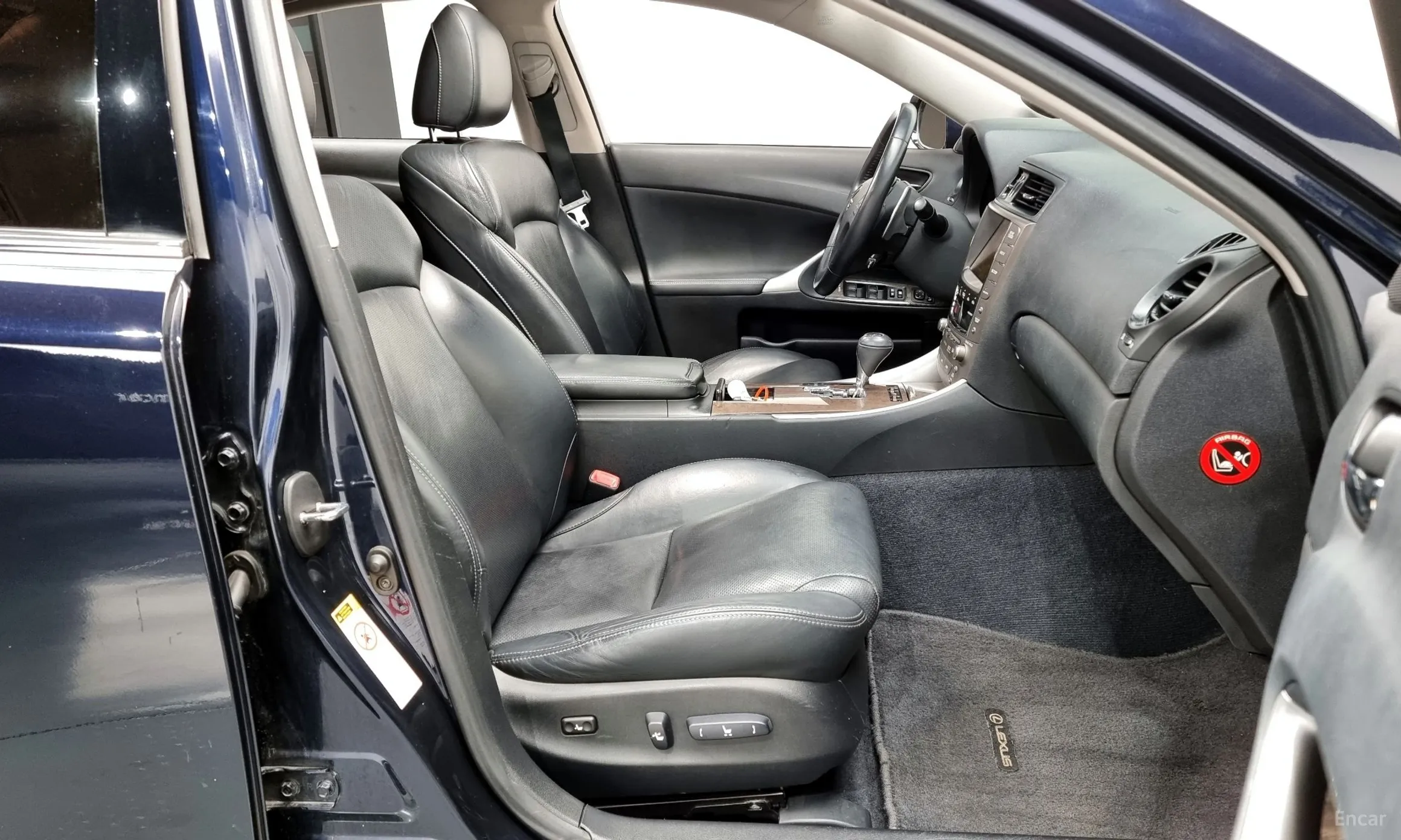 Lexus IS250 превью 11
