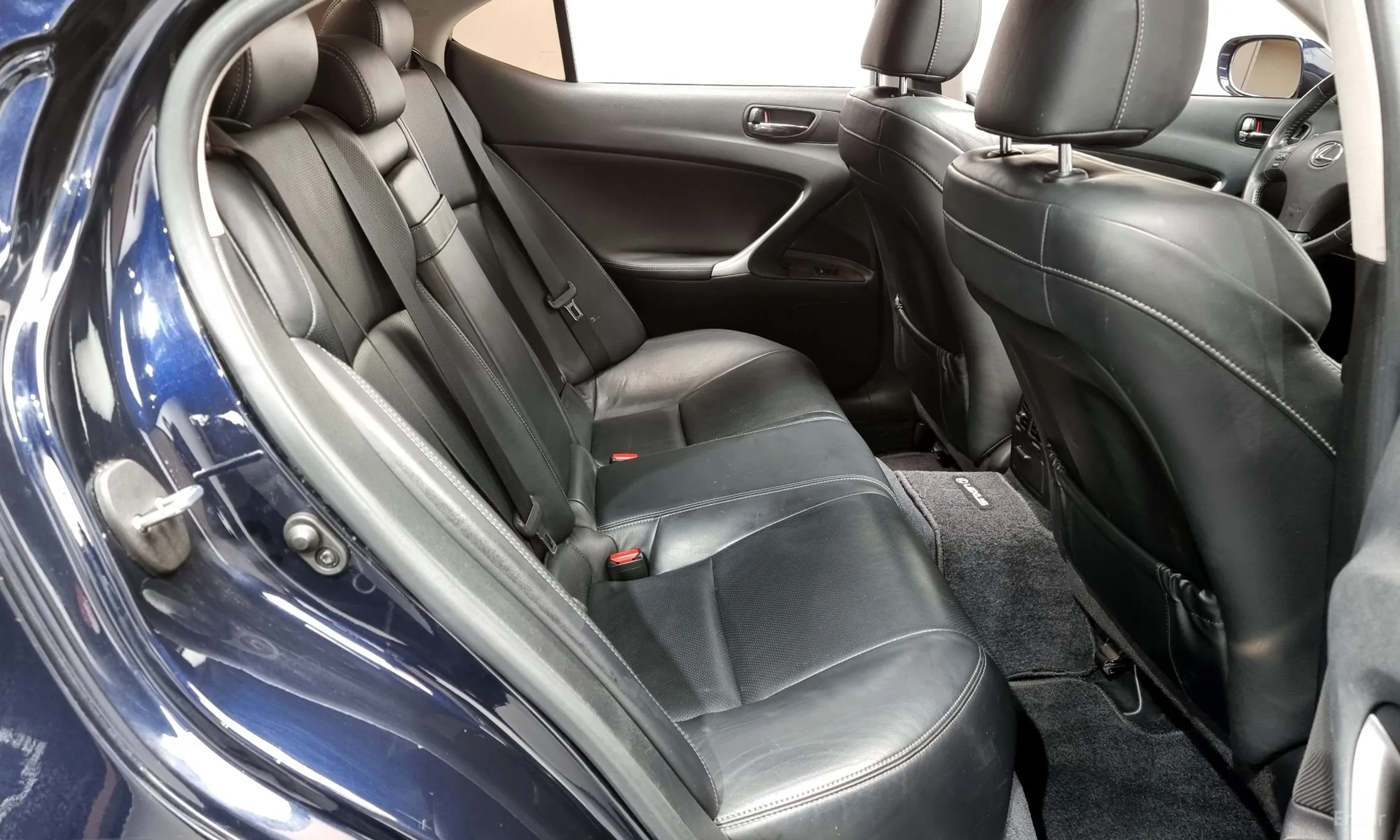 Lexus IS250 превью 12