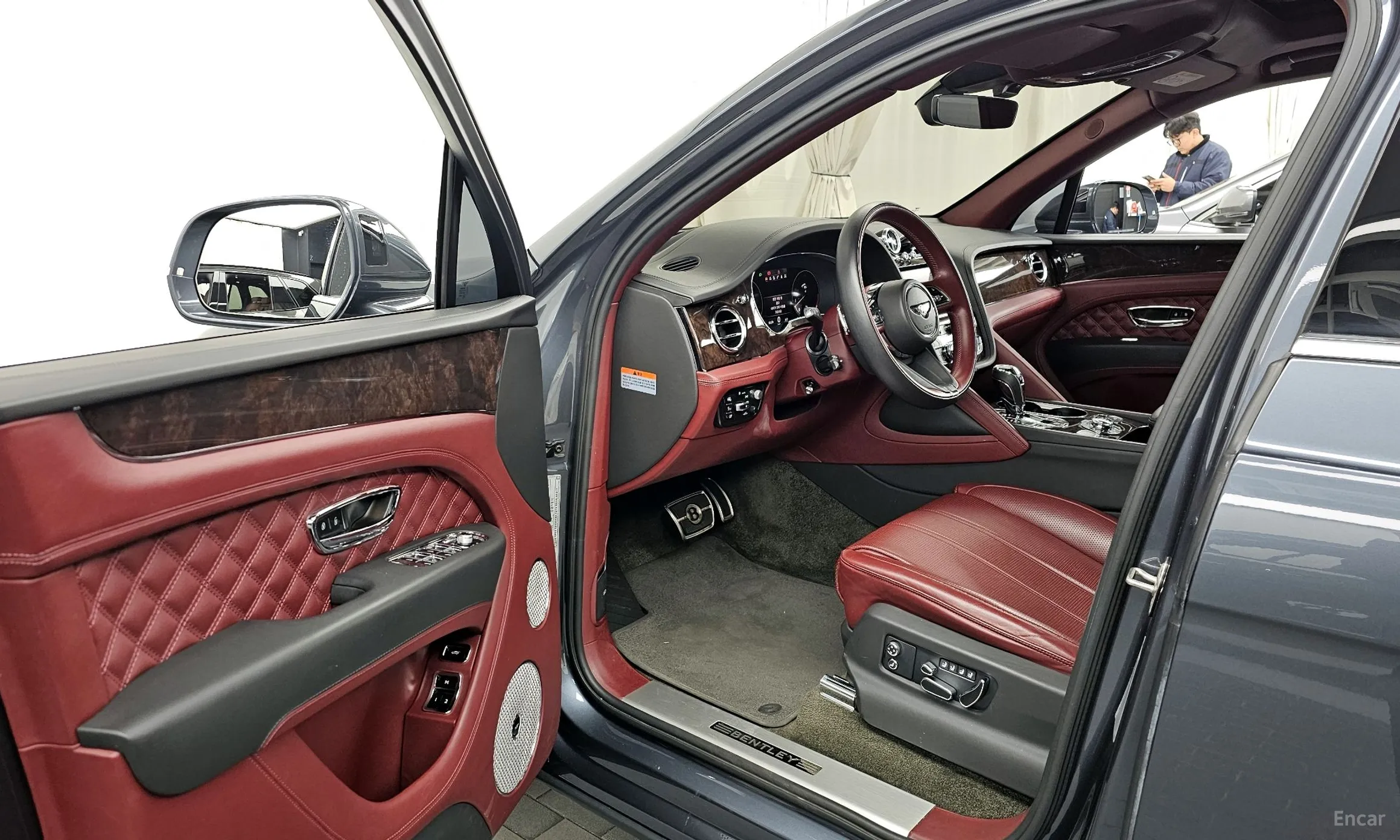 Bentley Bentayga превью 10