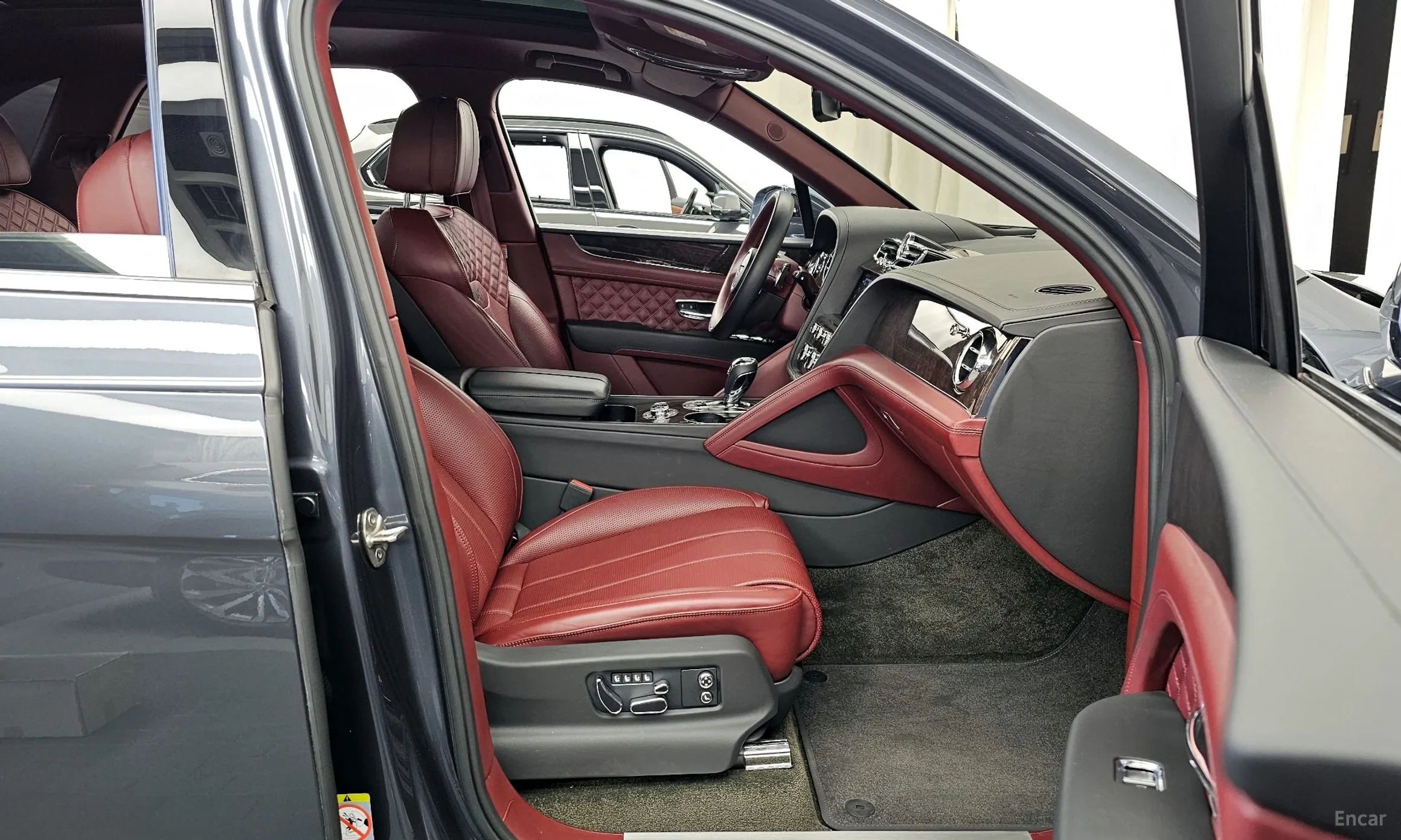 Bentley Bentayga превью 11