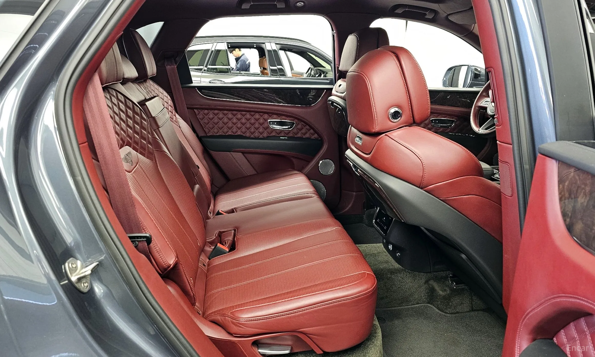 Bentley Bentayga превью 12