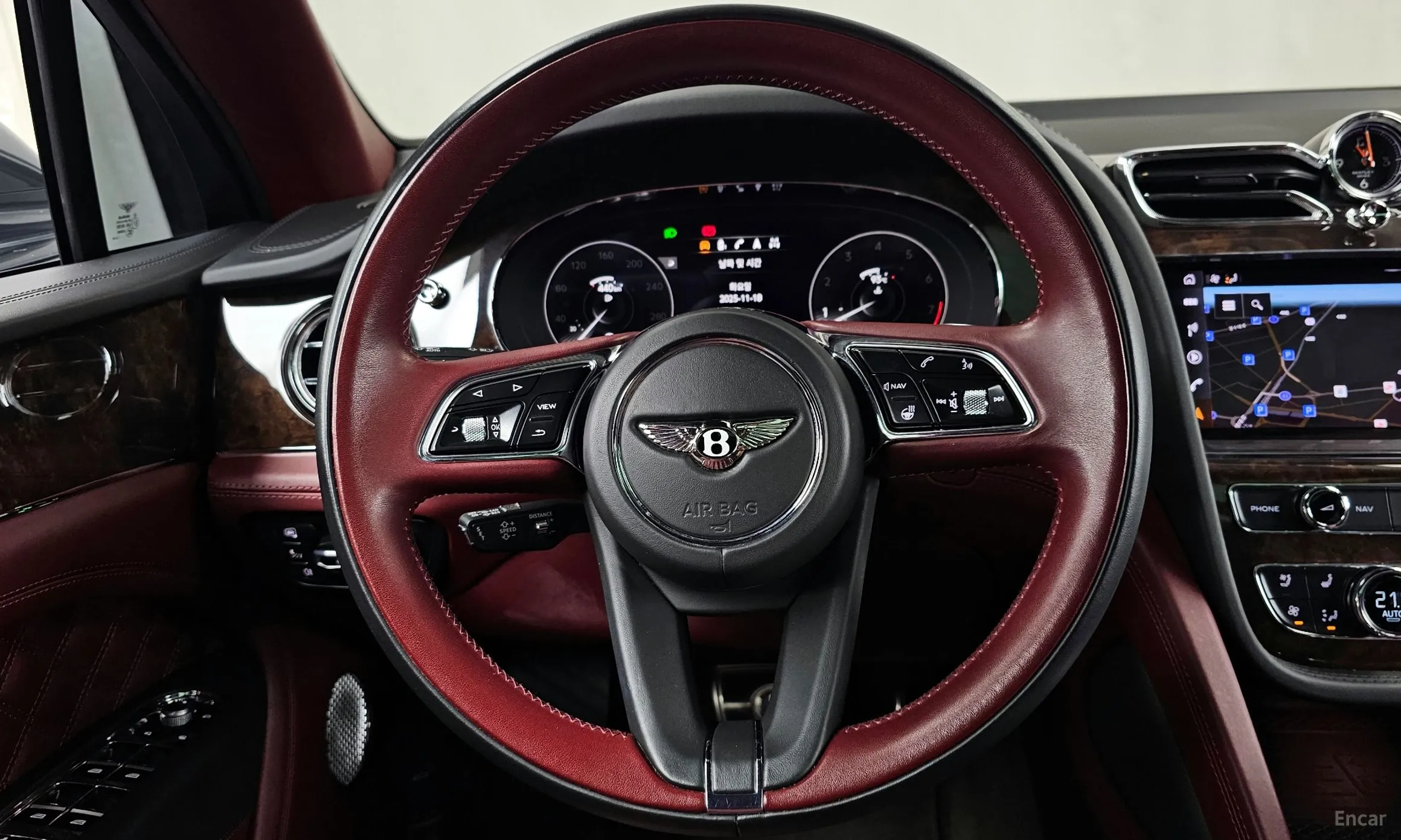 Bentley Bentayga превью 13
