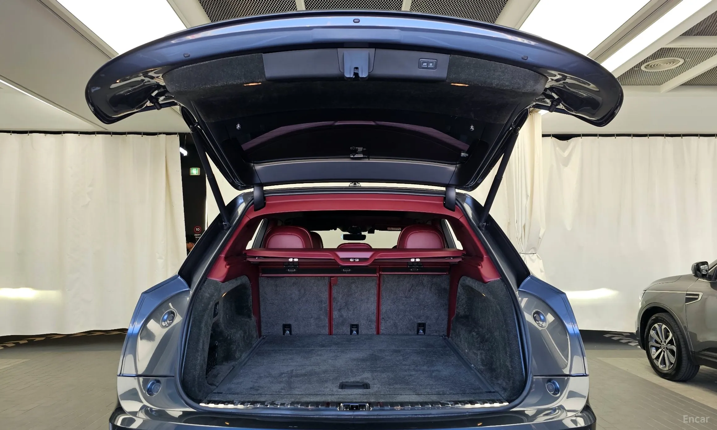 Bentley Bentayga превью 20