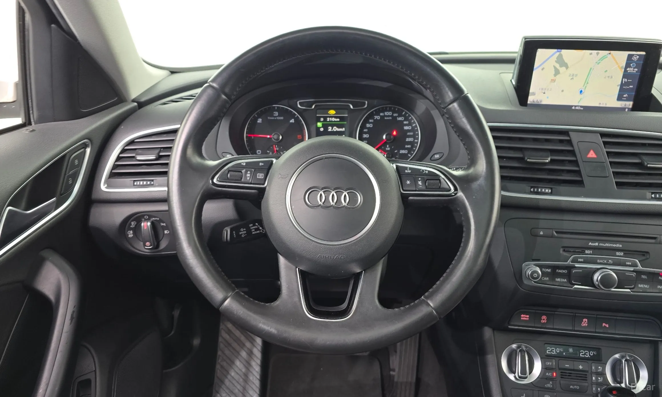 Audi Q3 превью 13