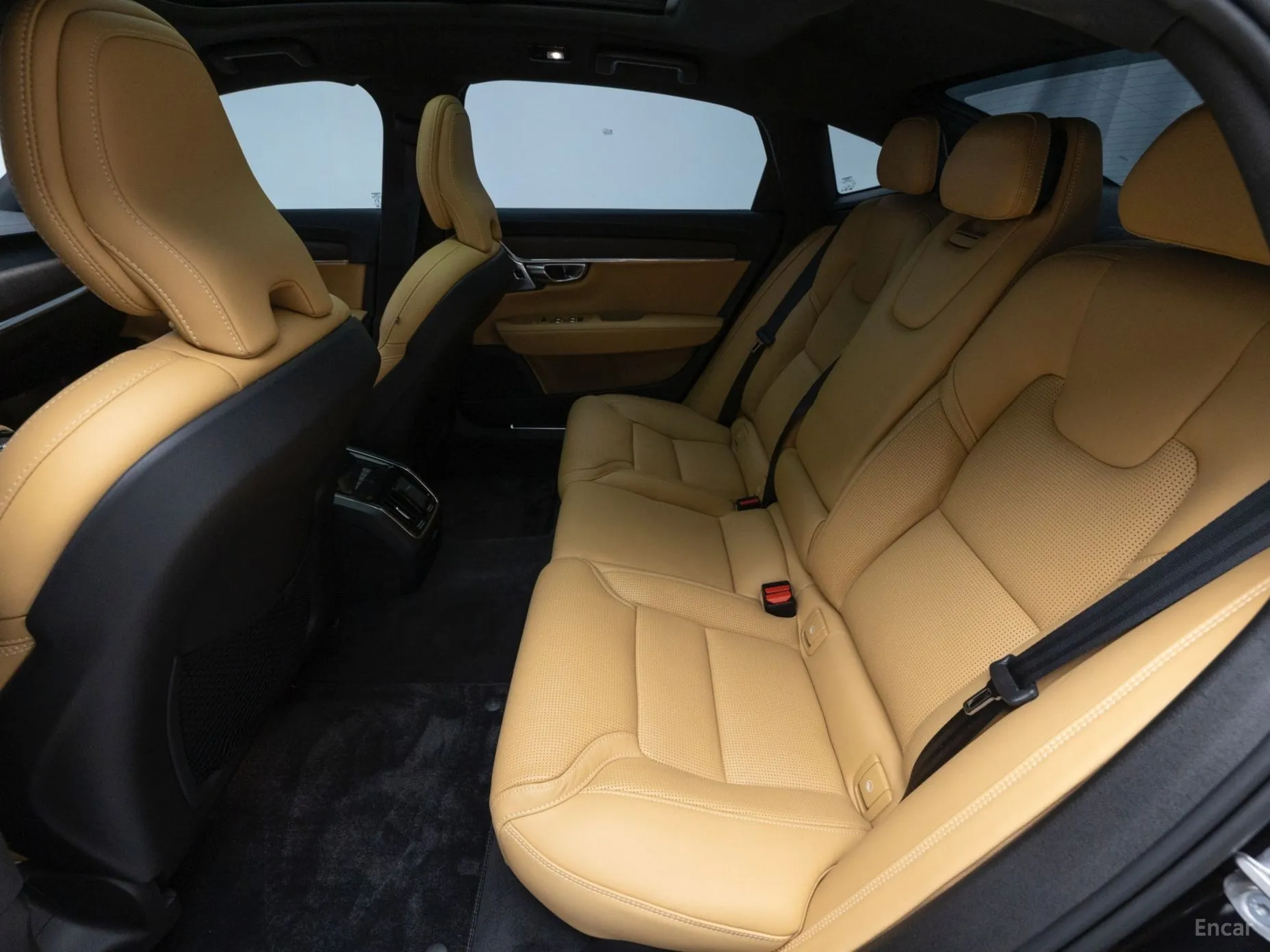 Volvo S90 превью 10