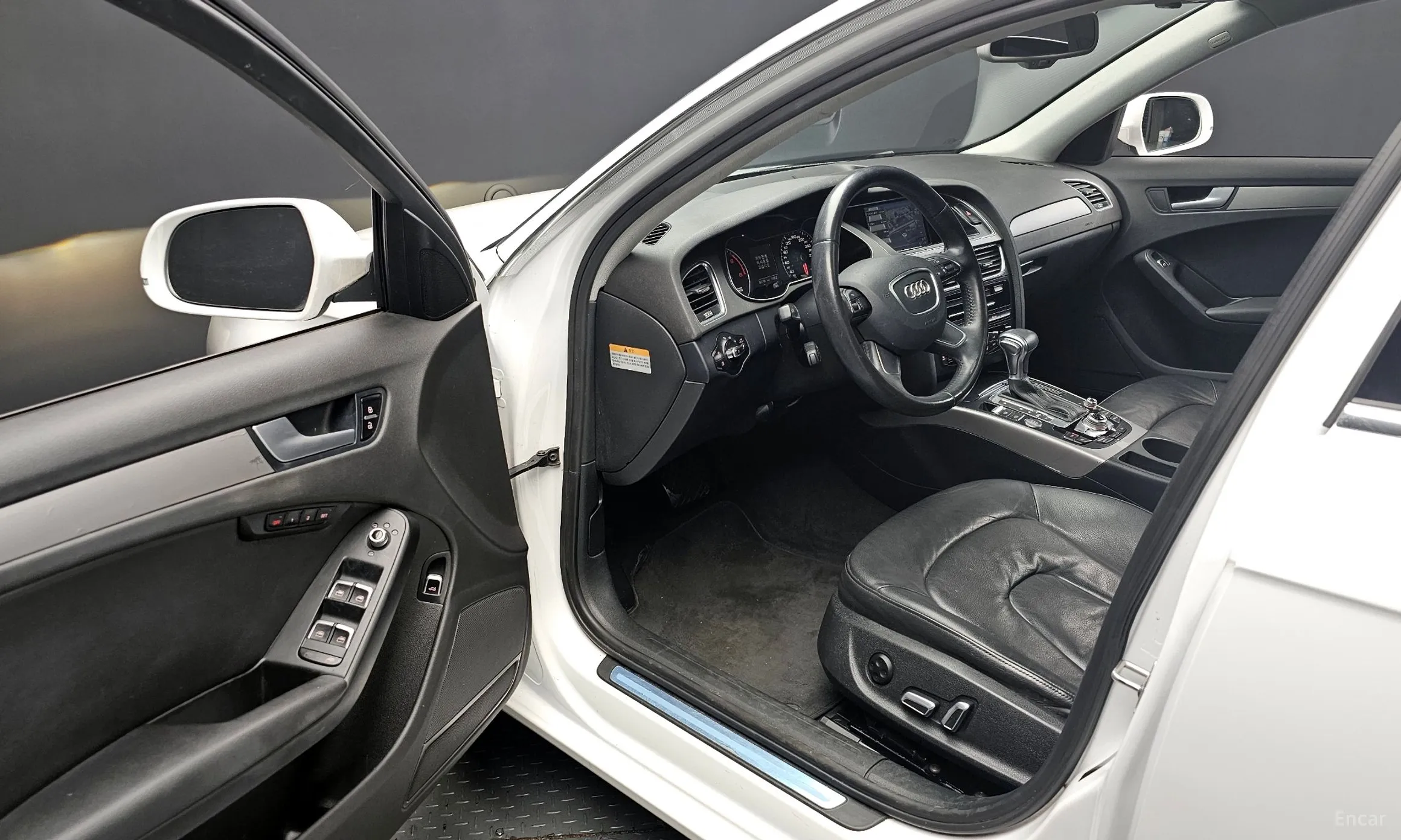 Audi New A4 превью 11