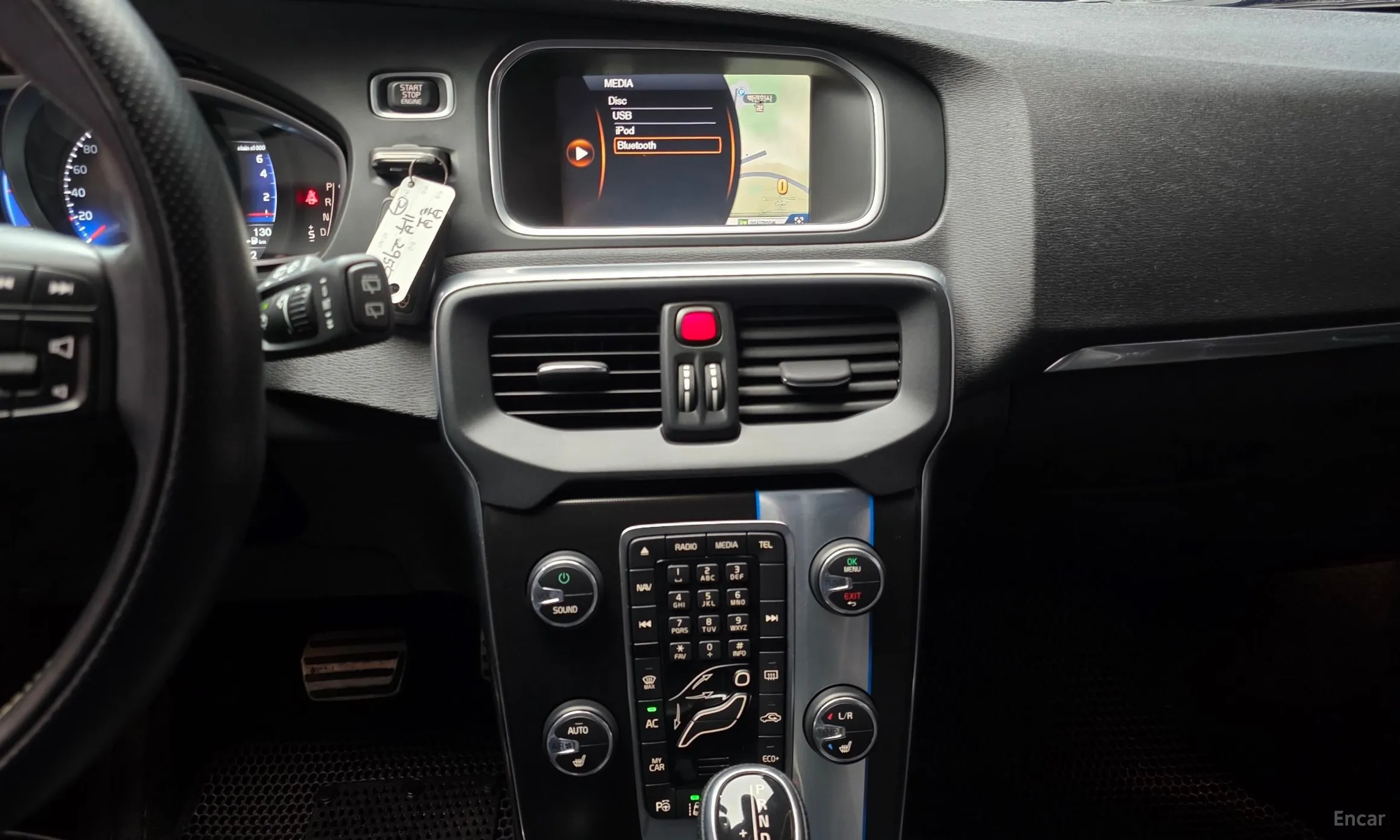 Volvo V40 превью 14