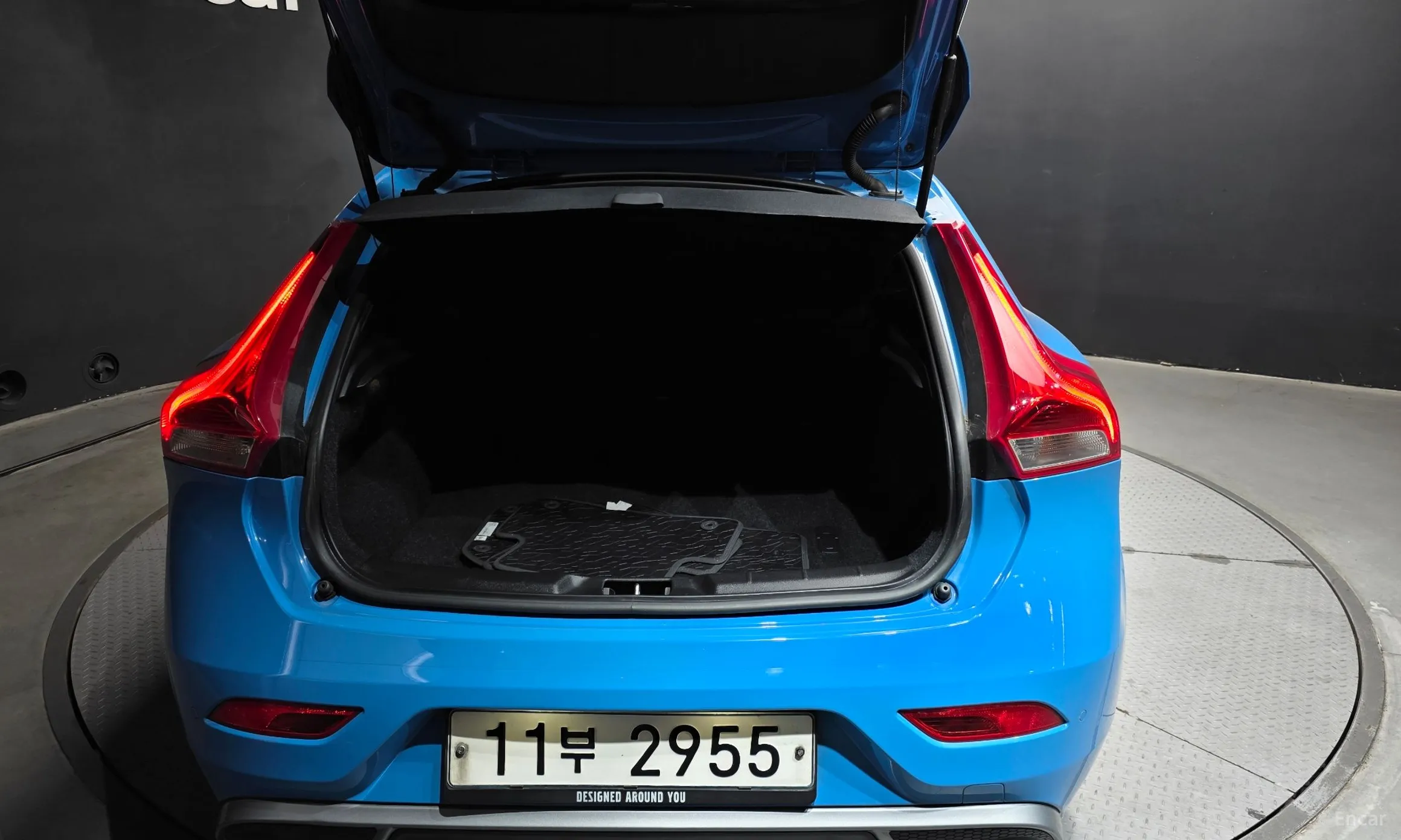 Volvo V40 превью 20