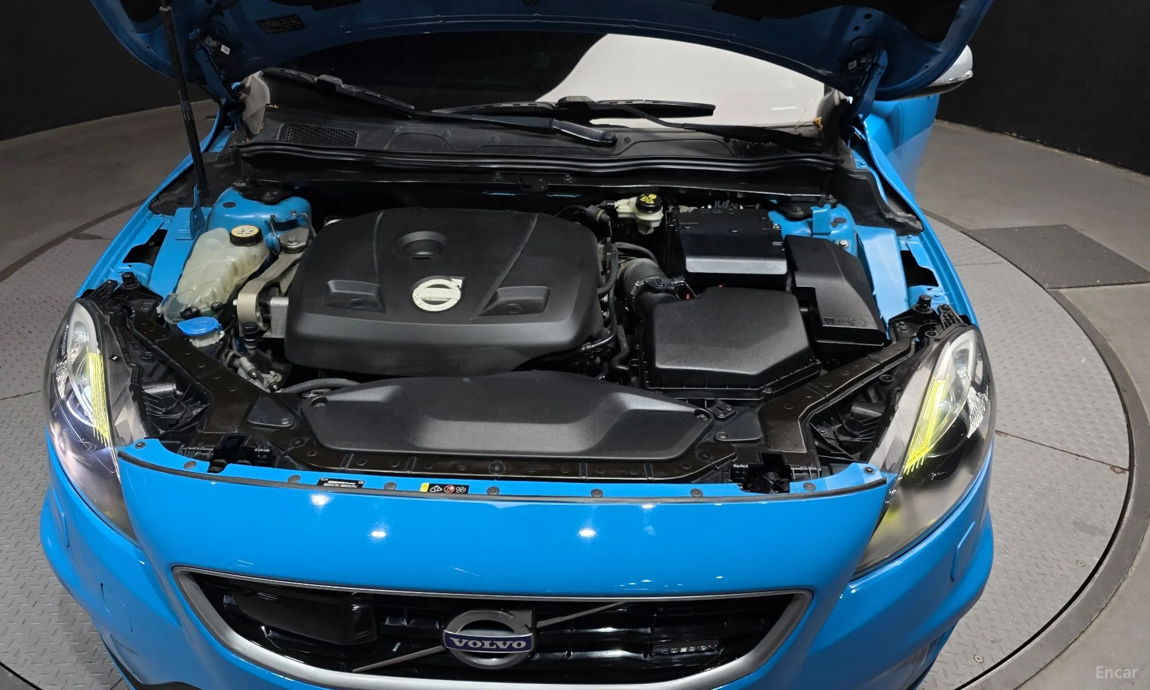 Volvo V40 превью 6