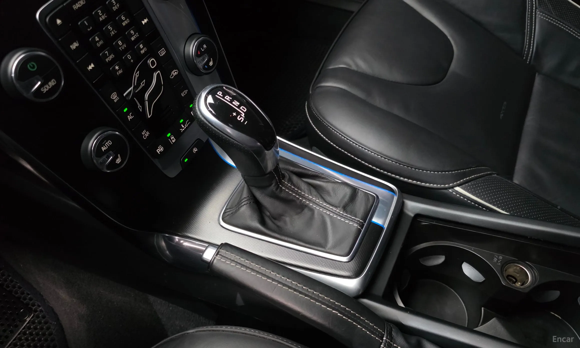 Volvo V40 превью 9