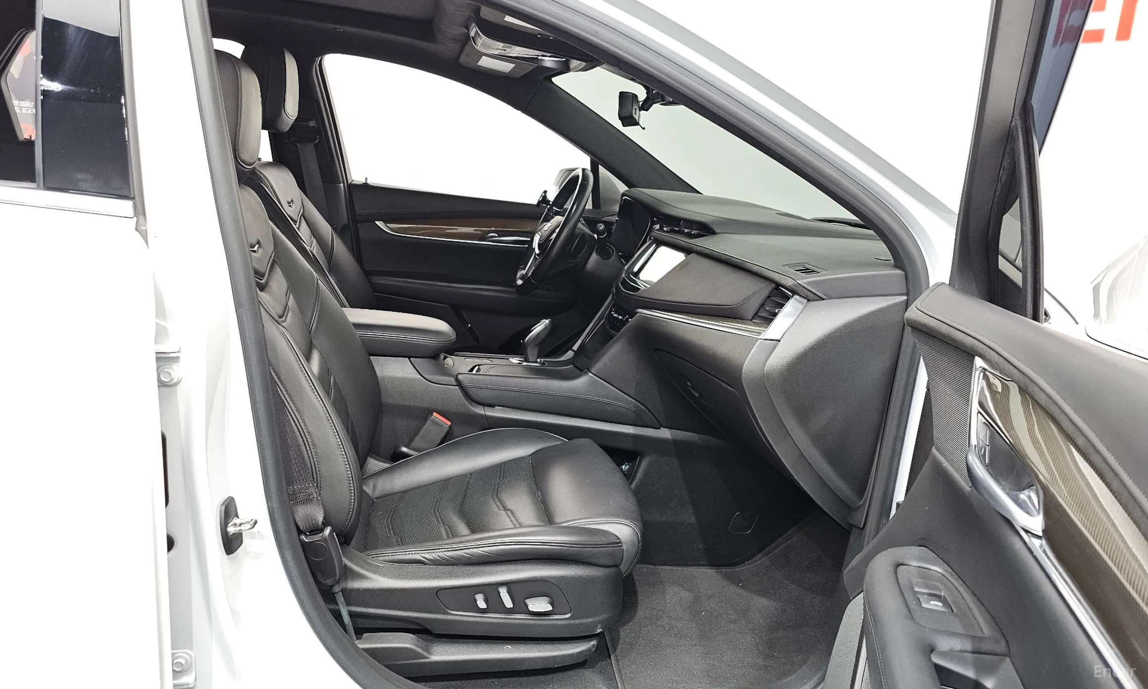 Cadillac XT5 превью 11