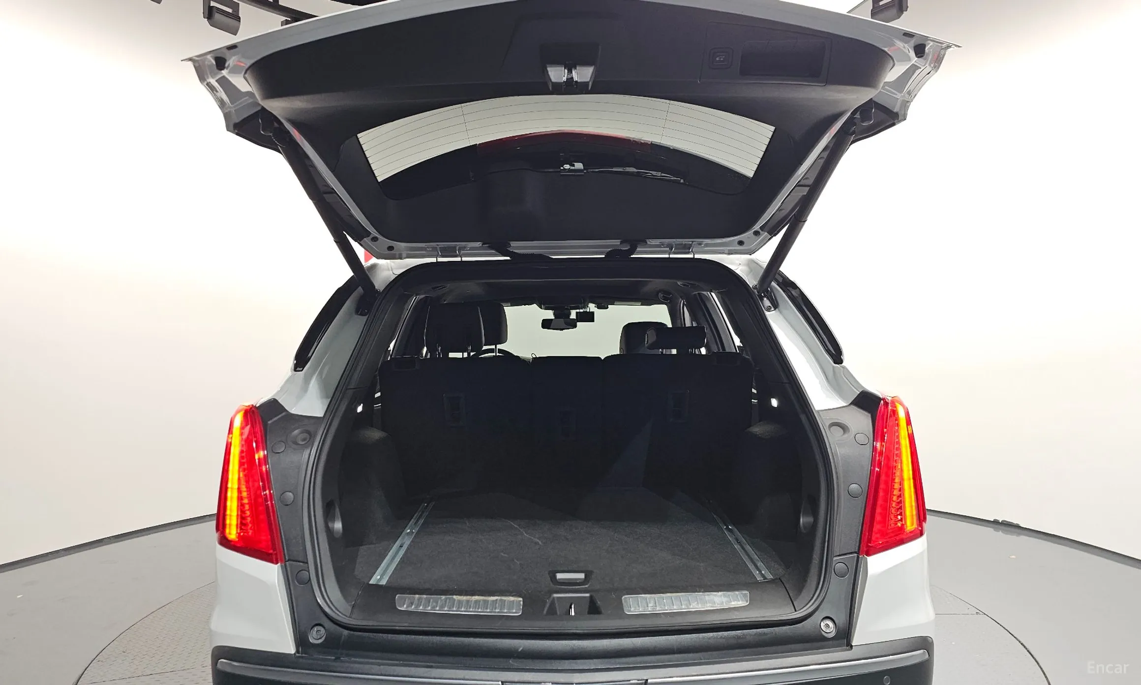 Cadillac XT5 превью 20