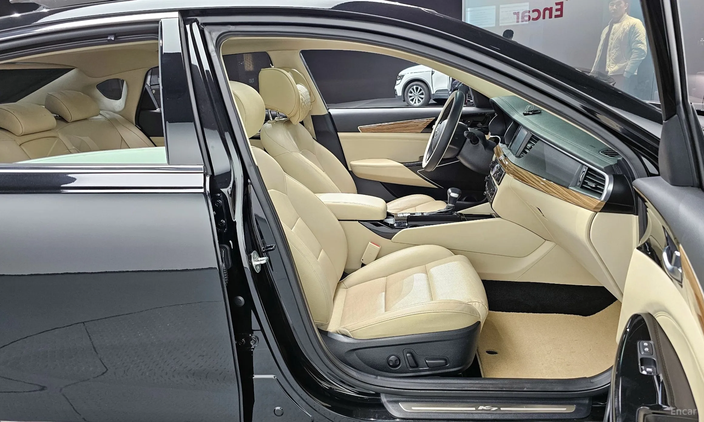 Kia K7 превью 10