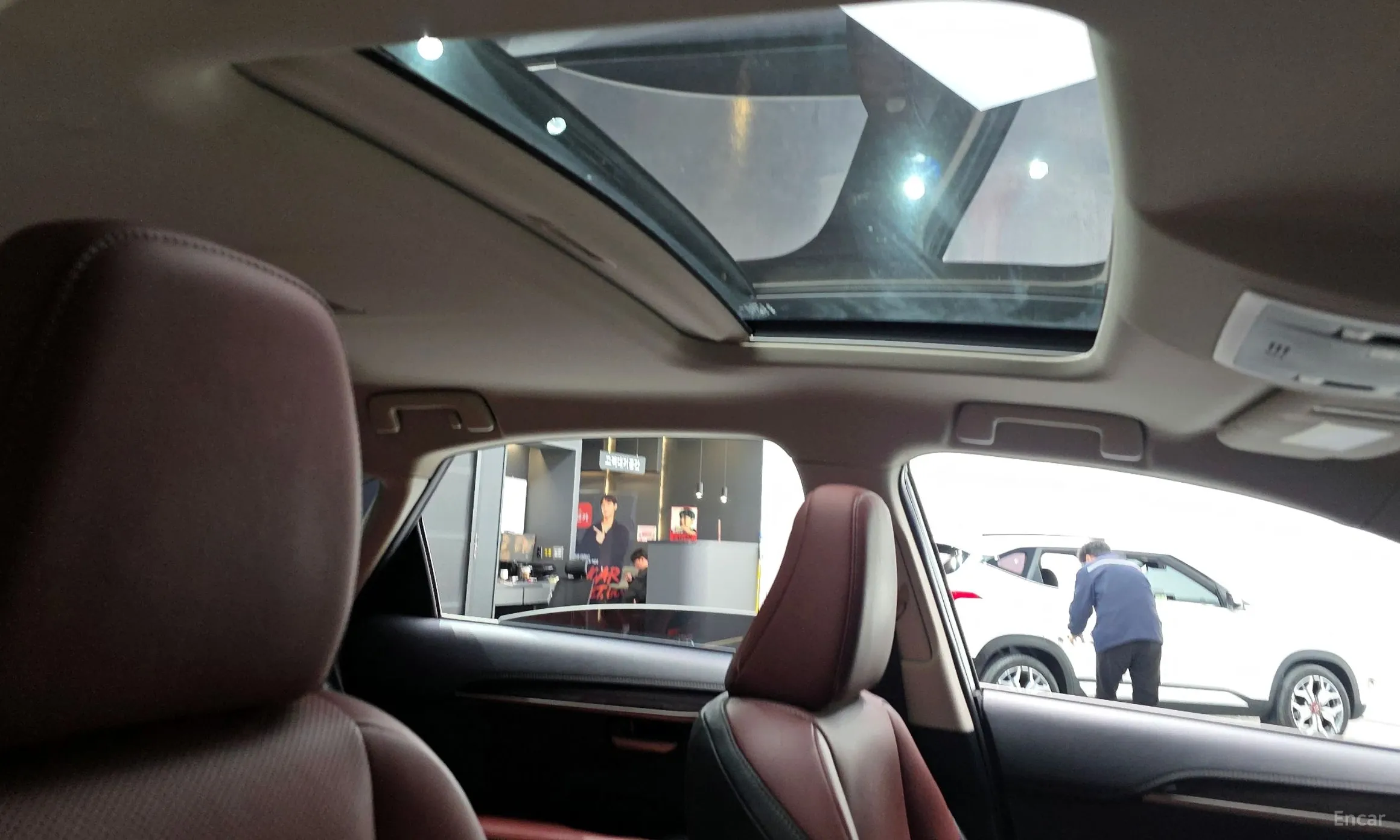 Lexus NX300h превью 19
