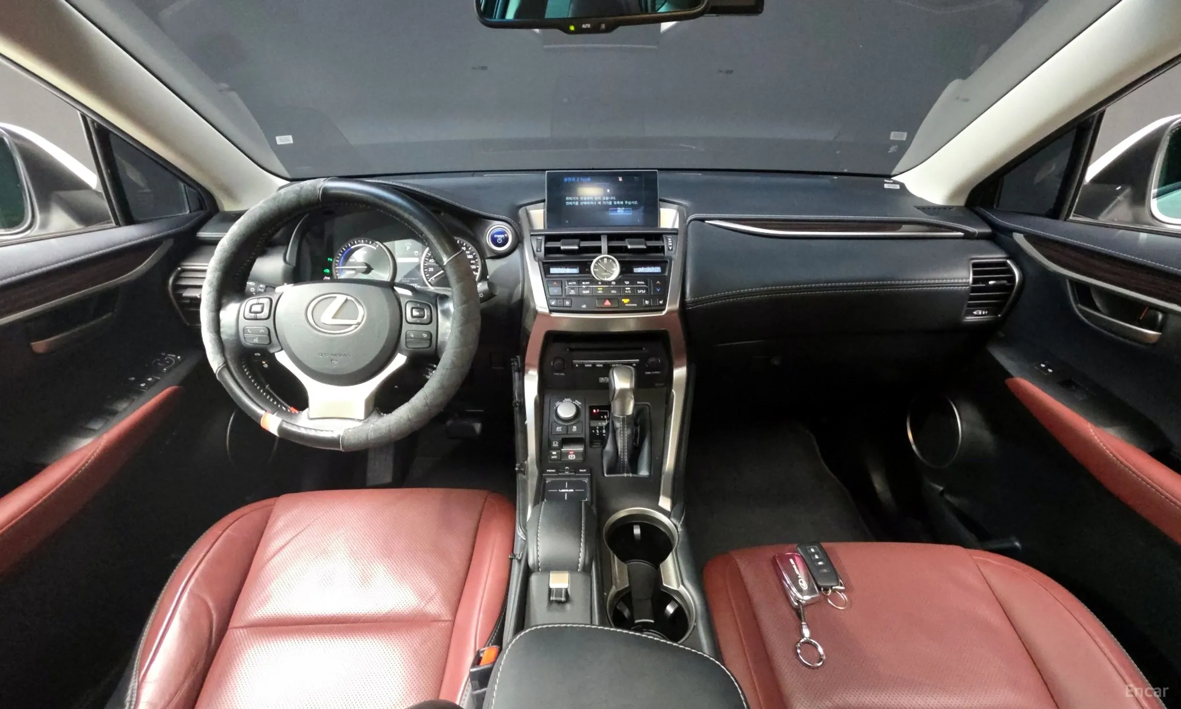 Lexus NX300h превью 7