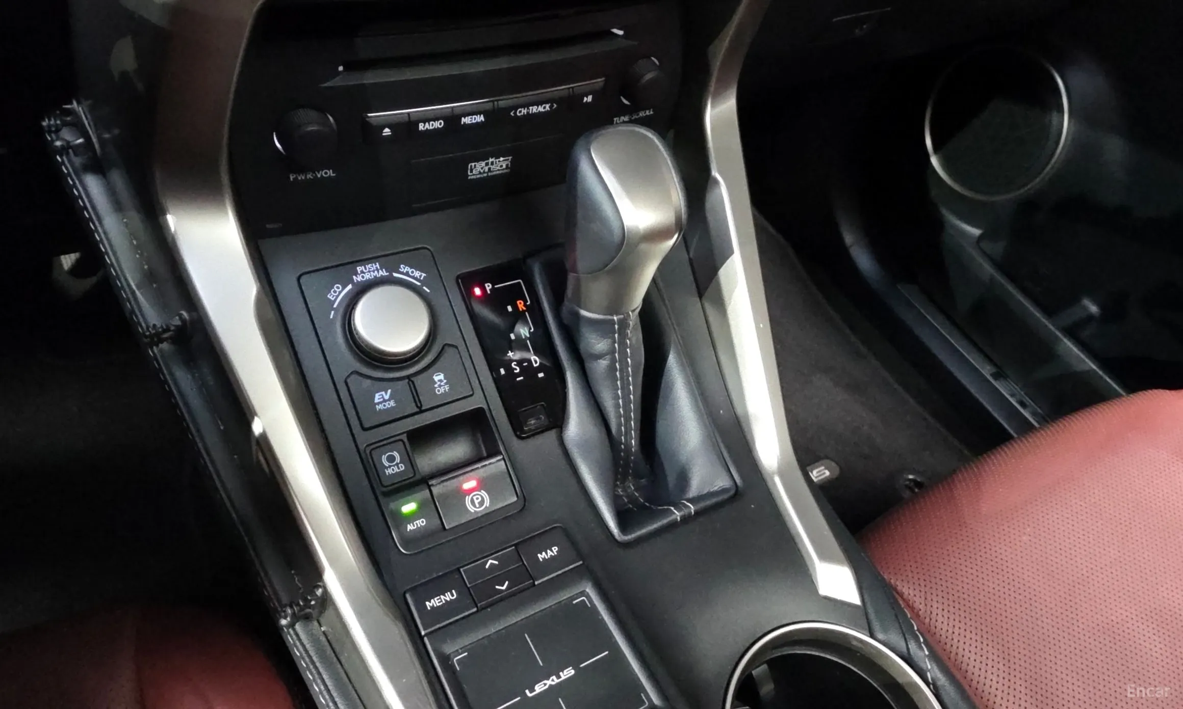 Lexus NX300h превью 9