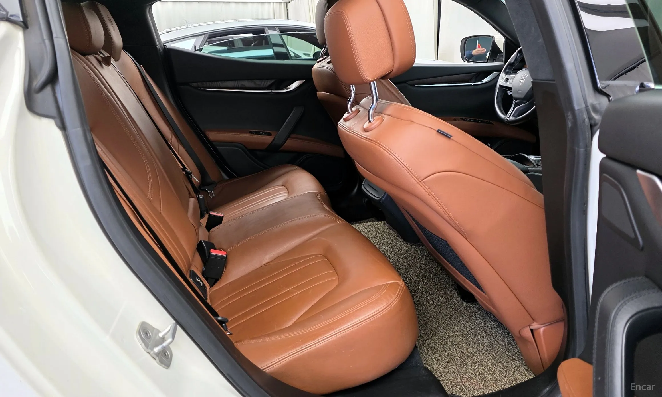 Maserati Ghibli превью 12