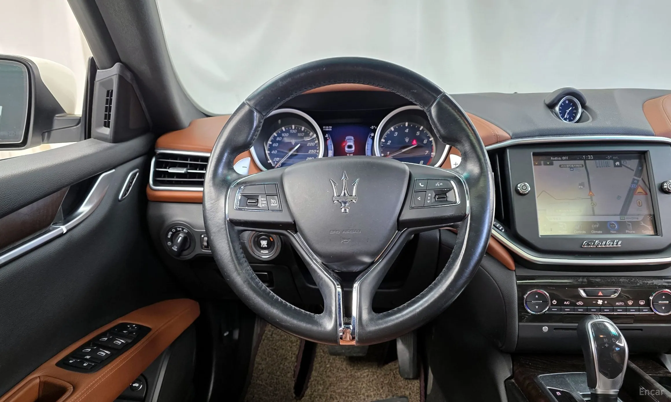 Maserati Ghibli превью 13