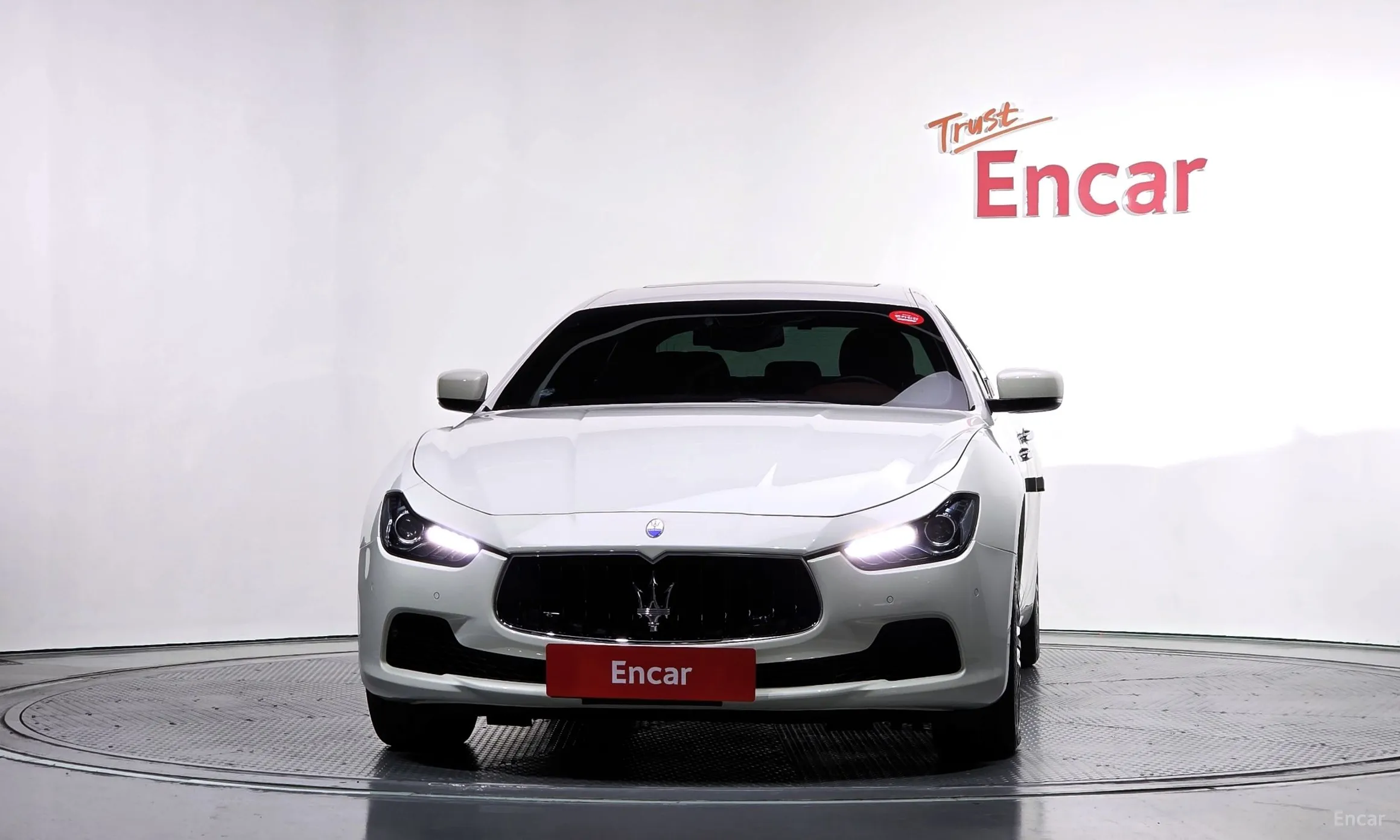 Maserati Ghibli превью 3