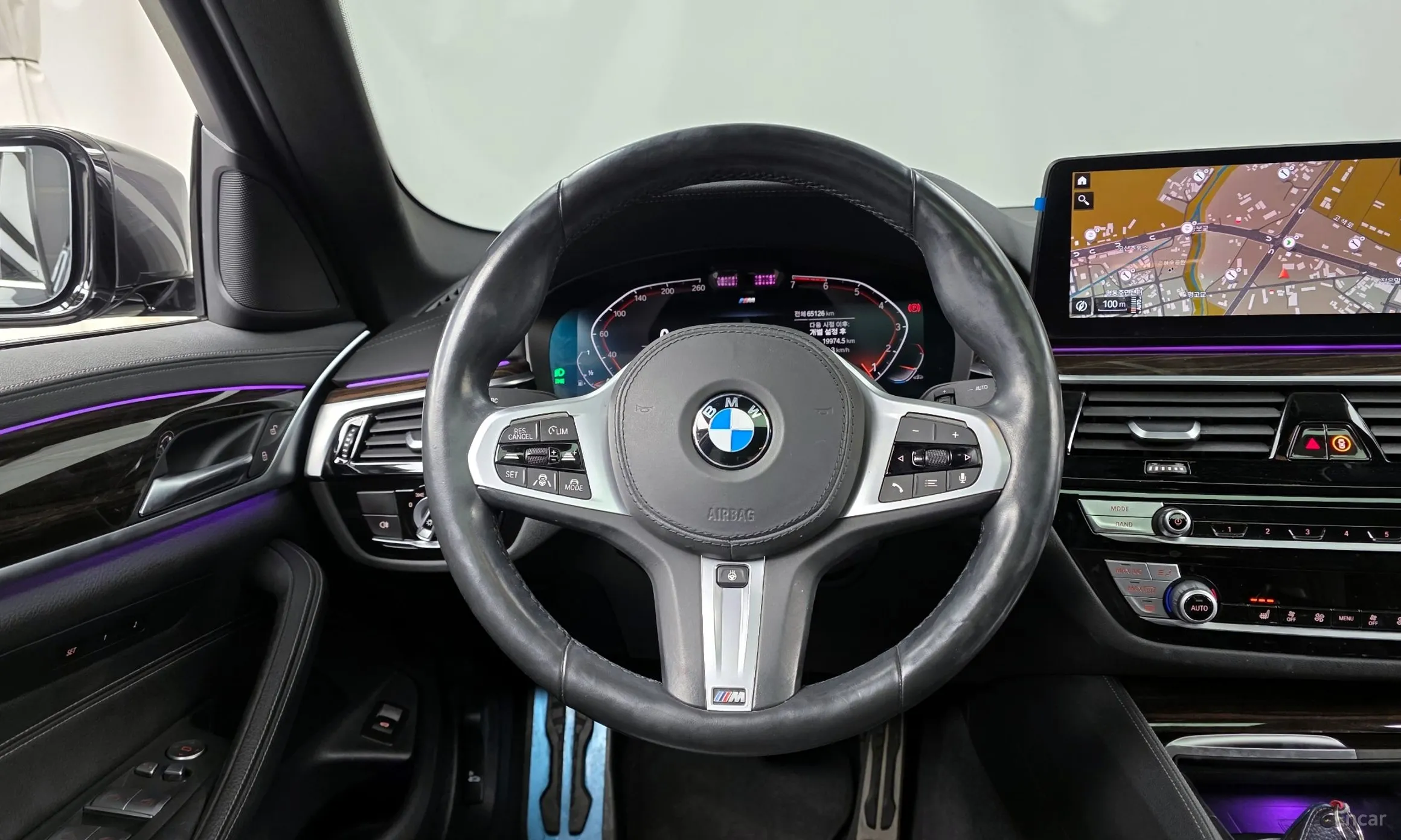 BMW 5 Series (G30) превью 13