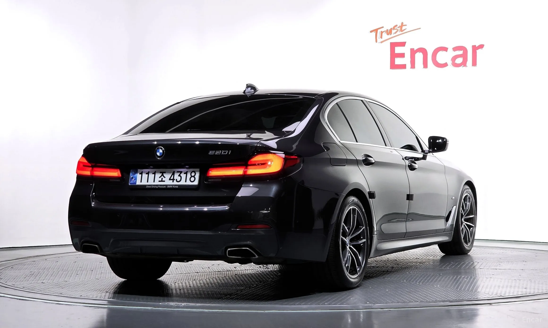 BMW 5 Series (G30) превью 2