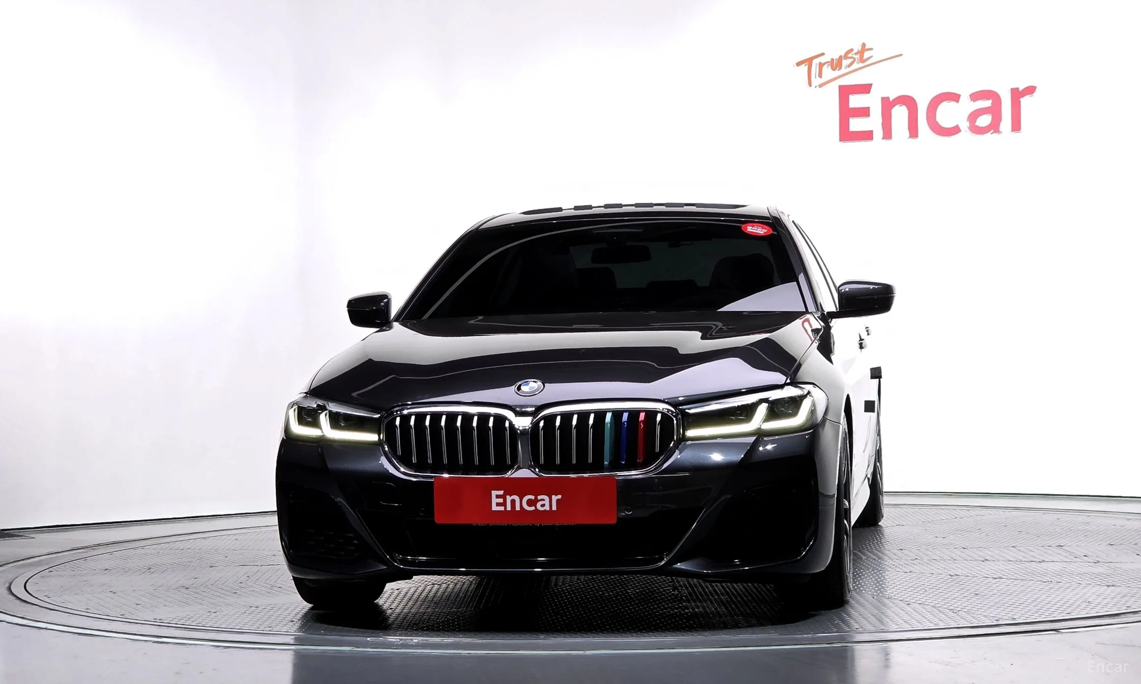 BMW 5 Series (G30) превью 3