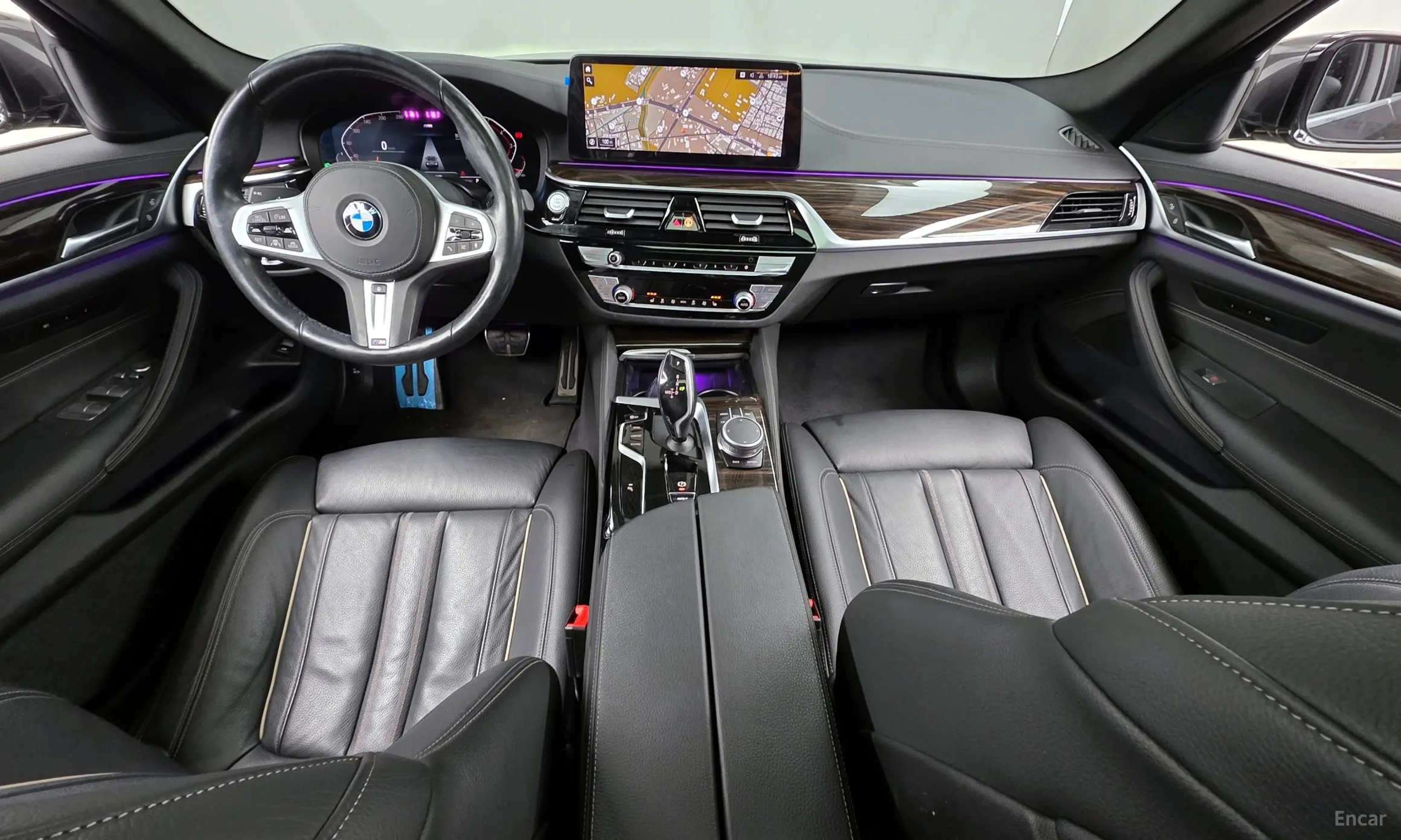 BMW 5 Series (G30) превью 7