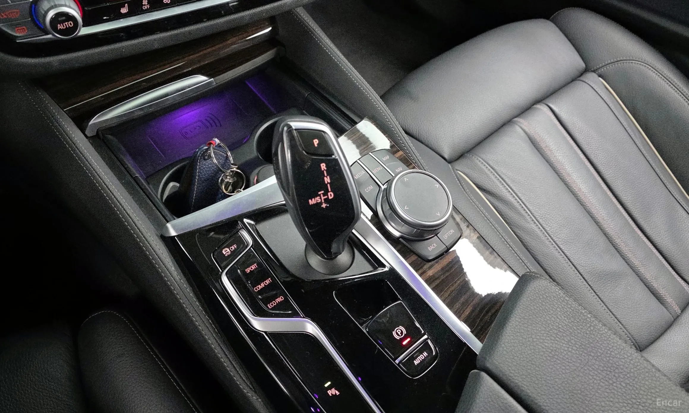 BMW 5 Series (G30) превью 9