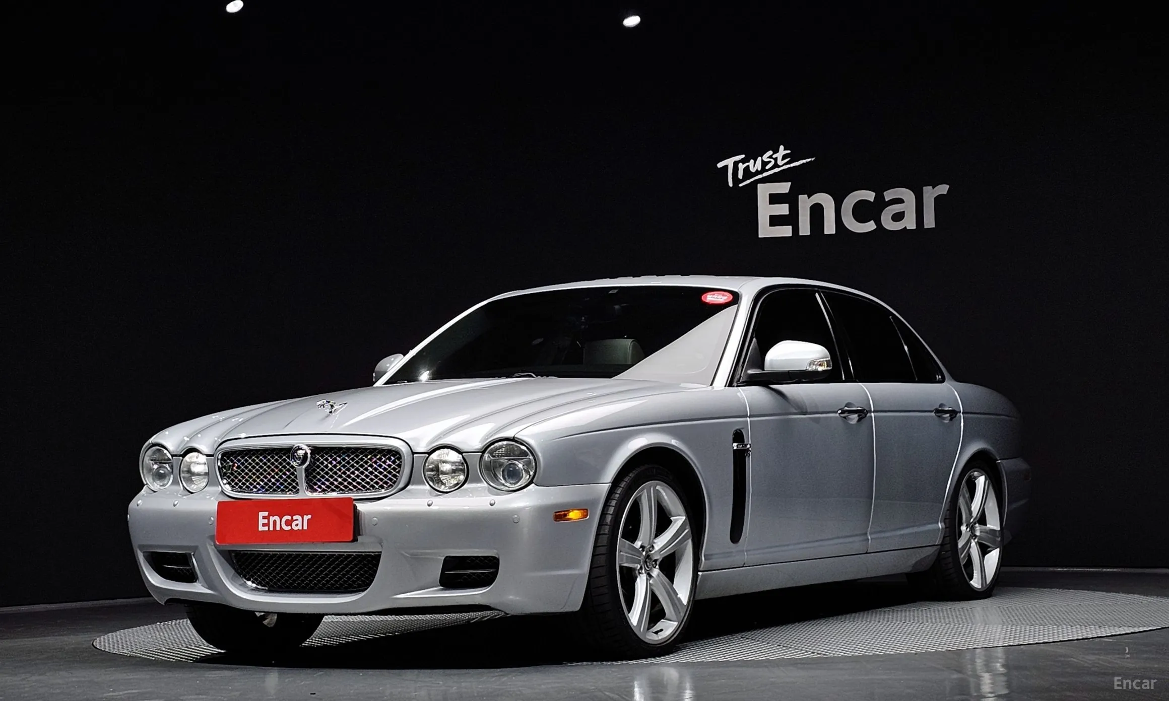Jaguar XJR