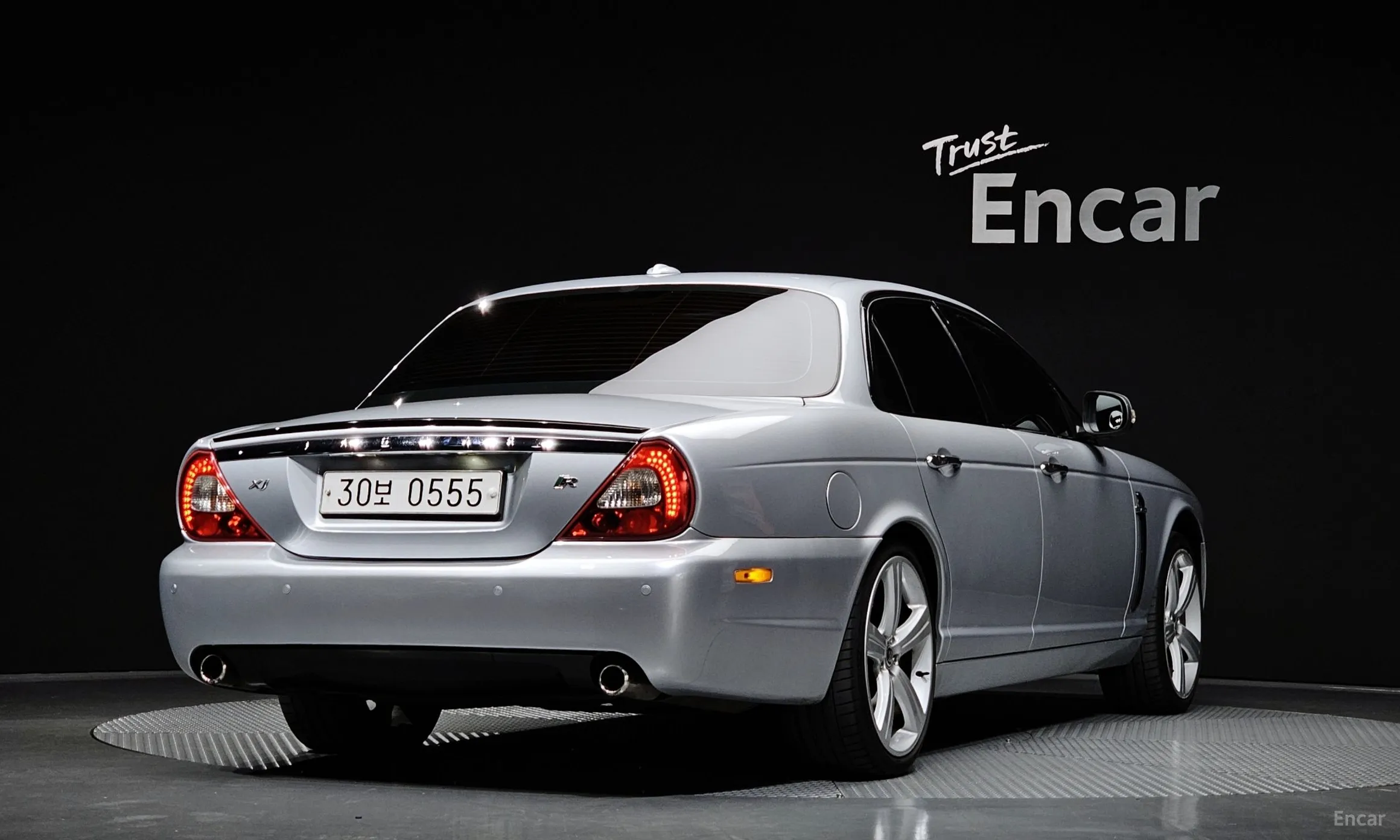 Jaguar XJR