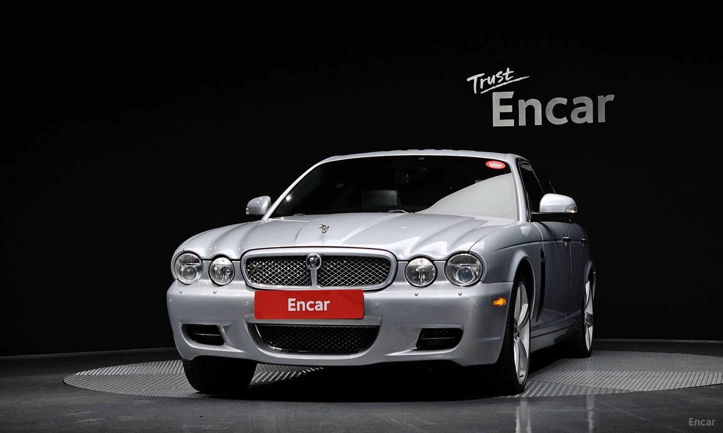 Jaguar XJR превью 3