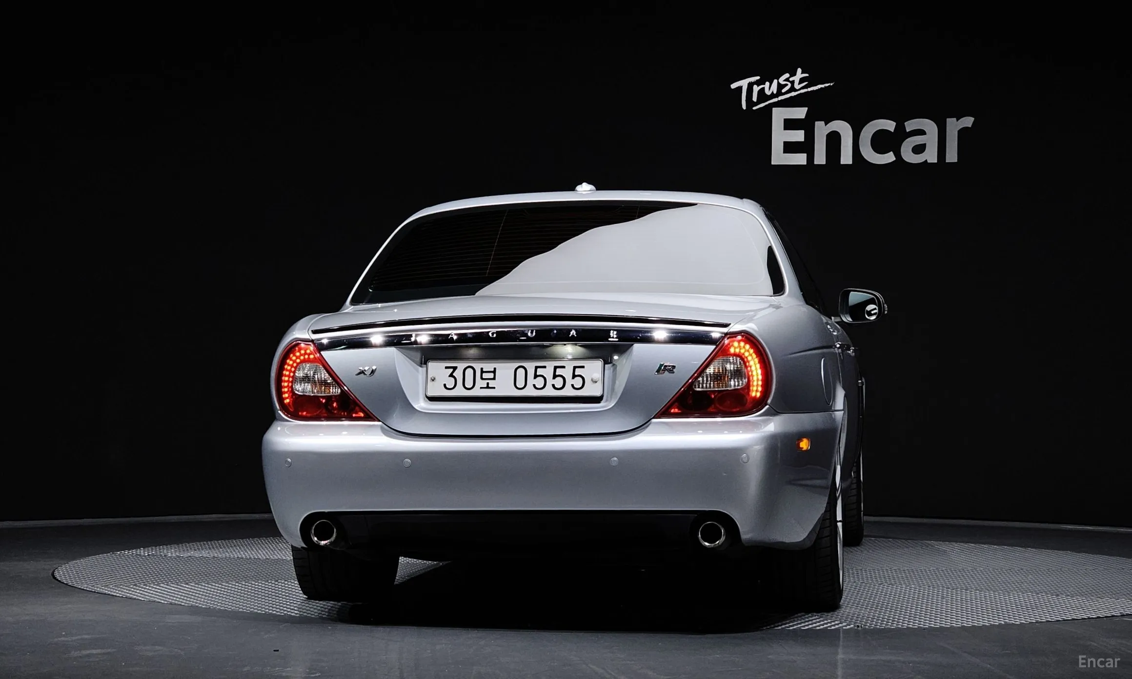 Jaguar XJR превью 4