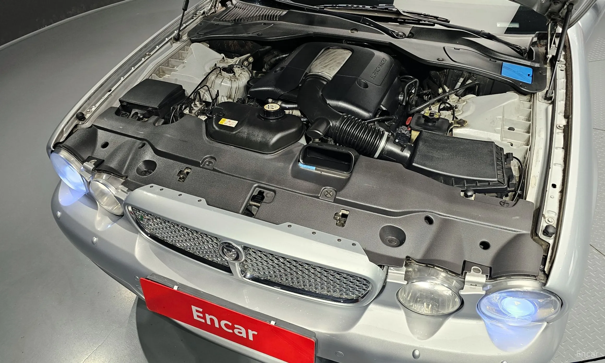 Jaguar XJR превью 6