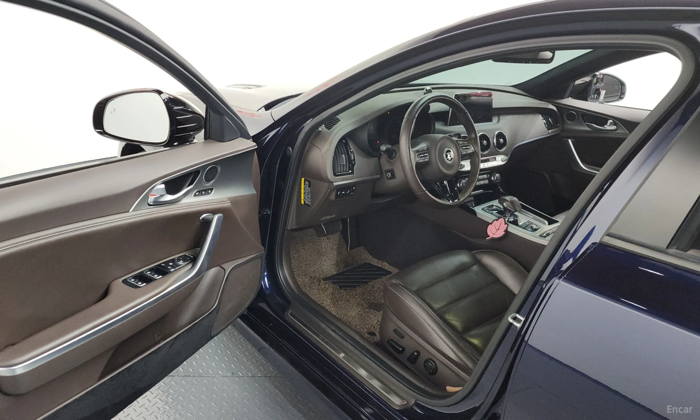 Kia Stinger превью 10