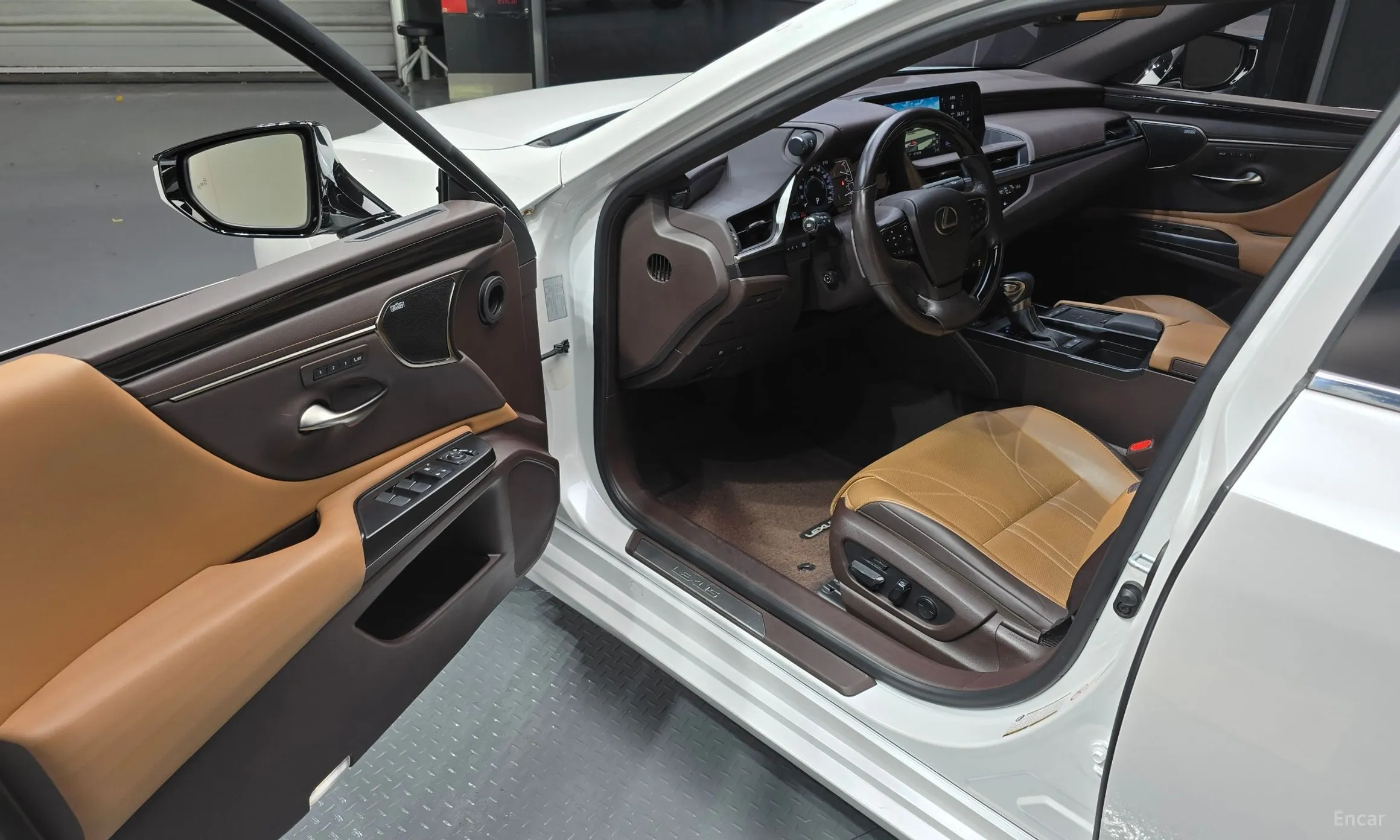 Lexus ES300h 7th Generation превью 11