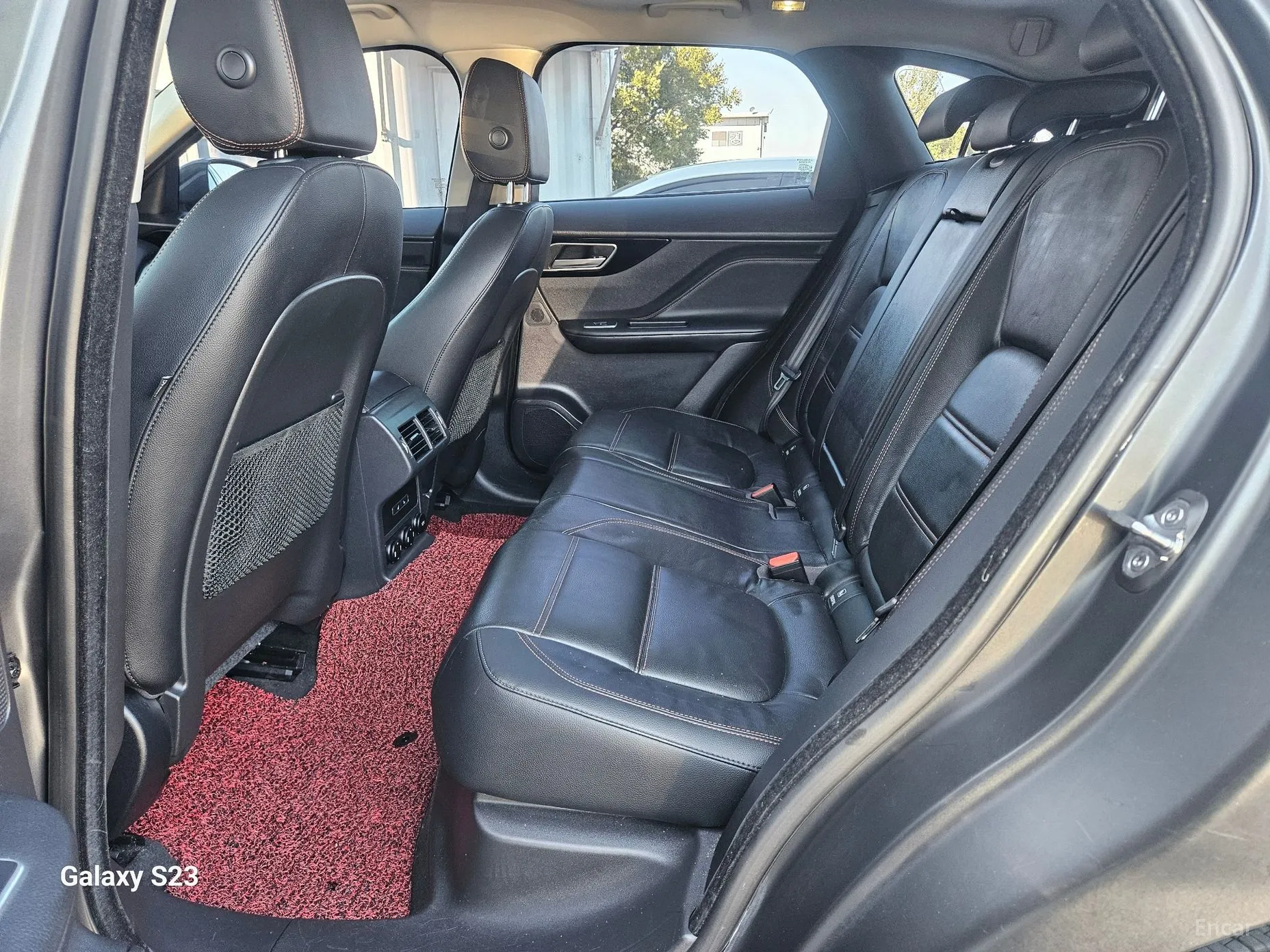 Jaguar F-PACE превью 13