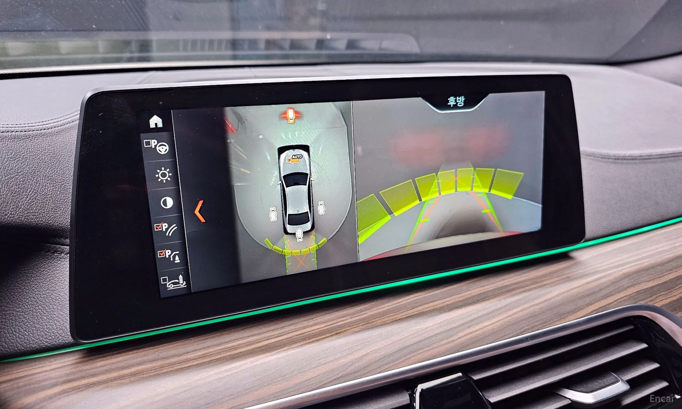 BMW 5 Series (G30) превью 14
