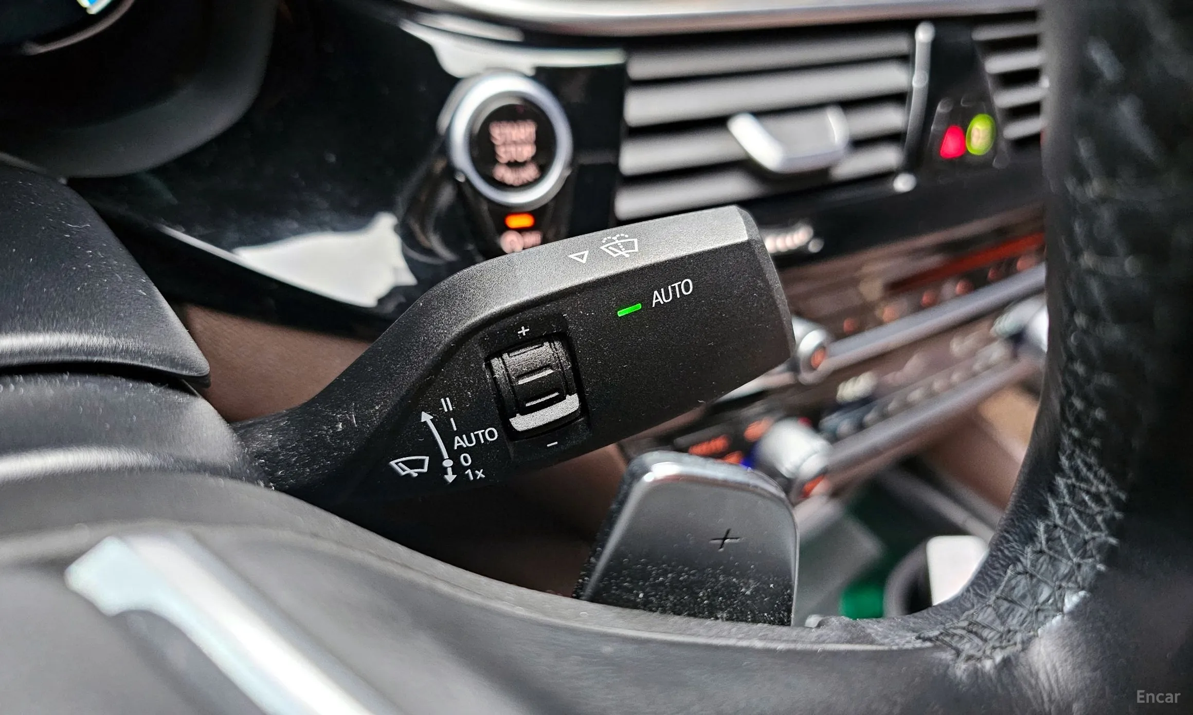 BMW 5 Series (G30) превью 17