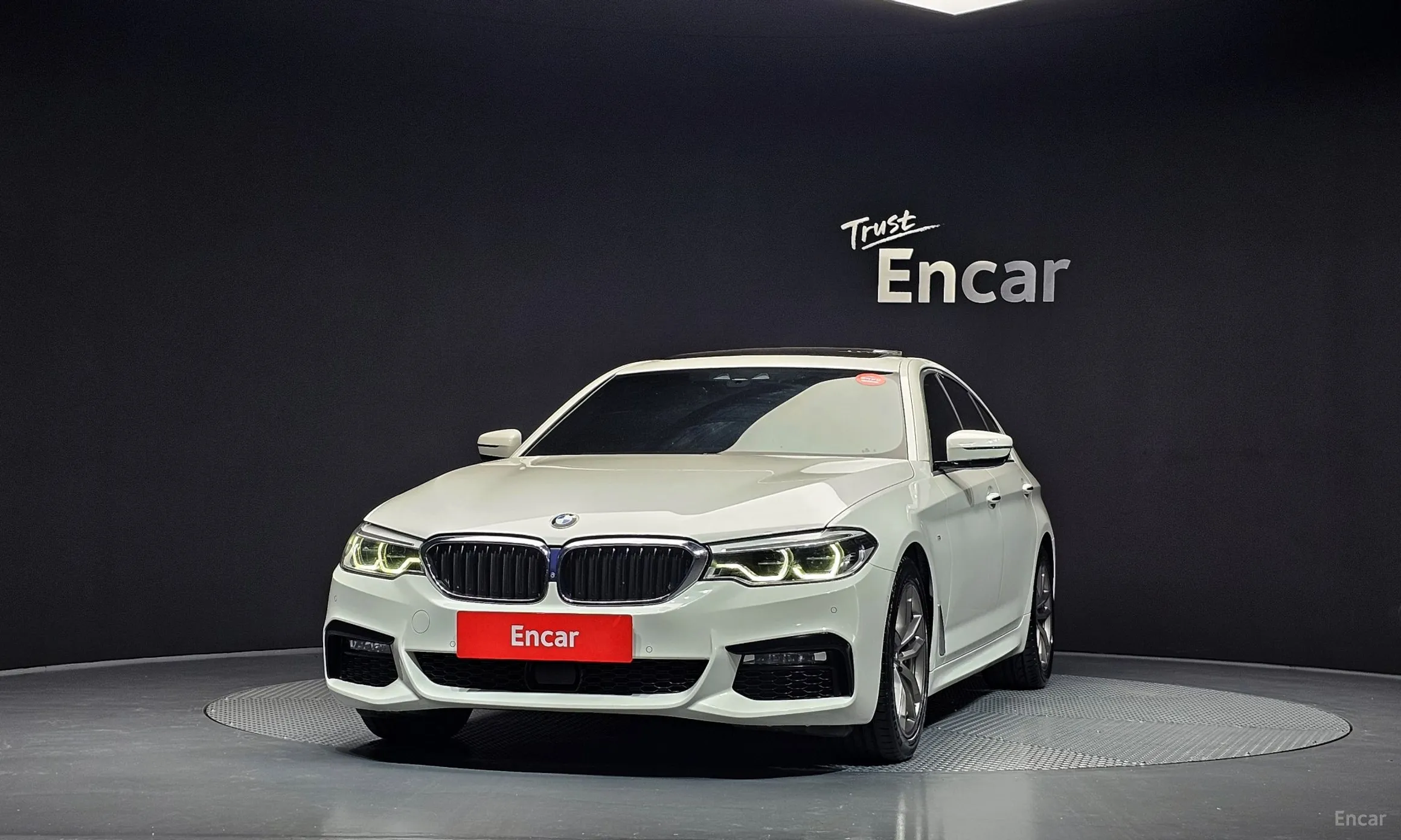 BMW 5 Series (G30) превью 3