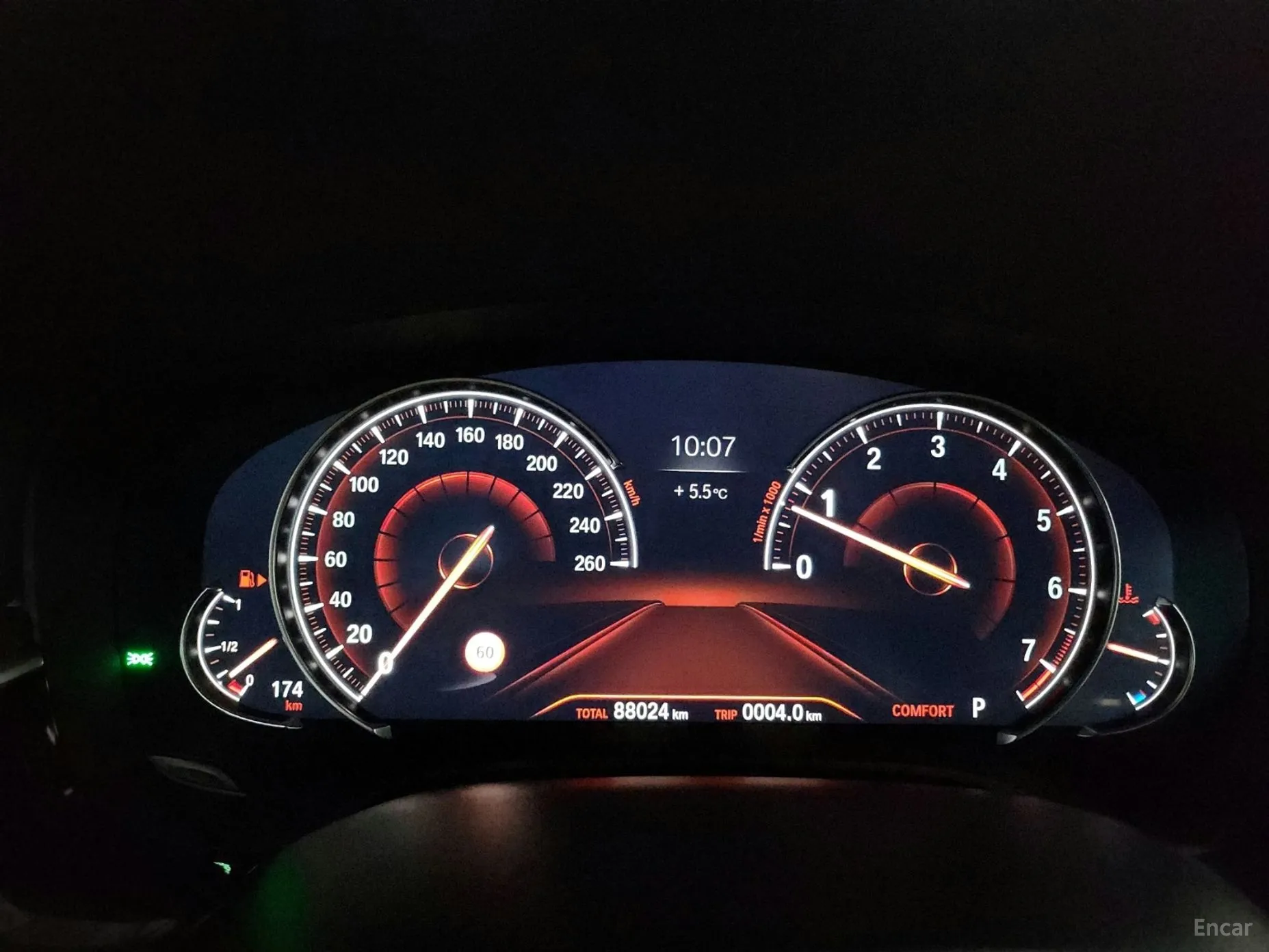 BMW 5 Series (G30) превью 8