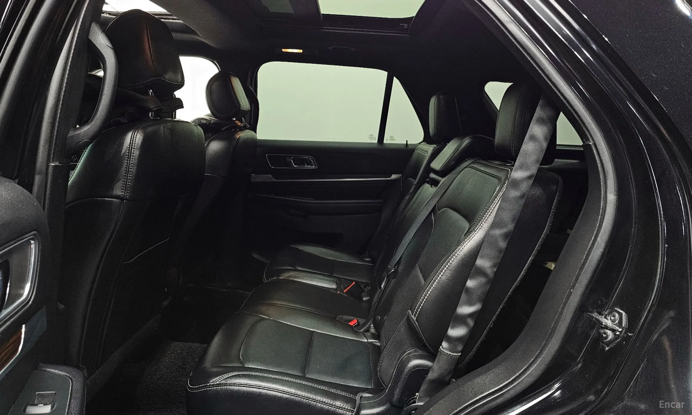 Ford Explorer превью 12