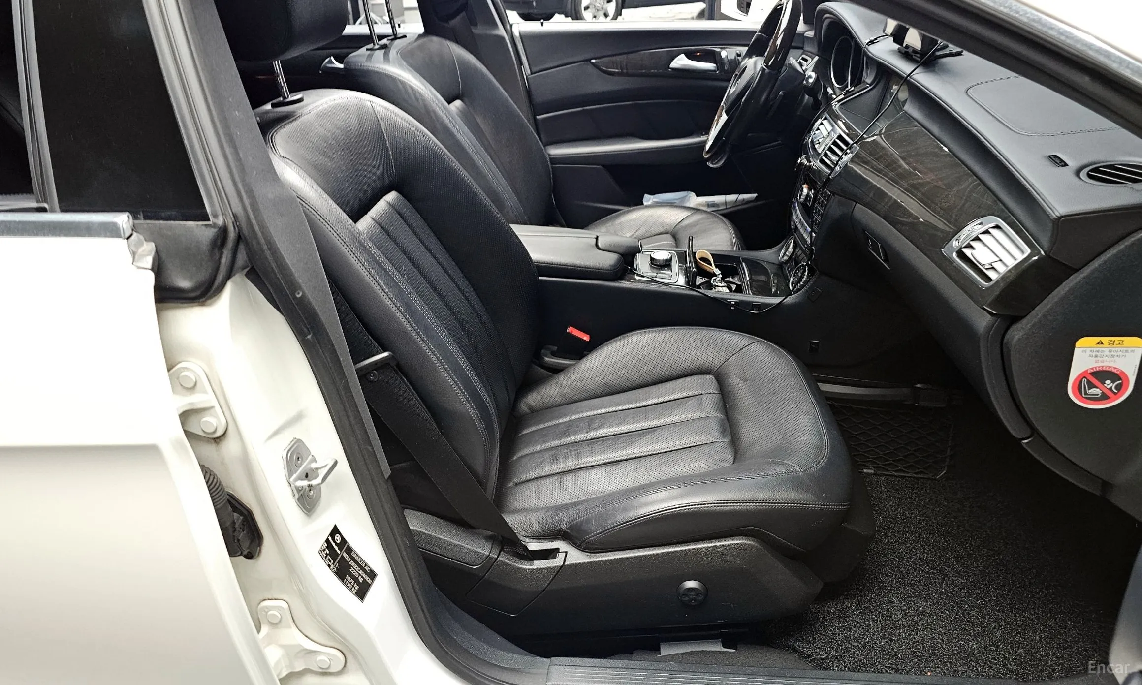 Mercedes Benz CLS-Class W218 превью 10