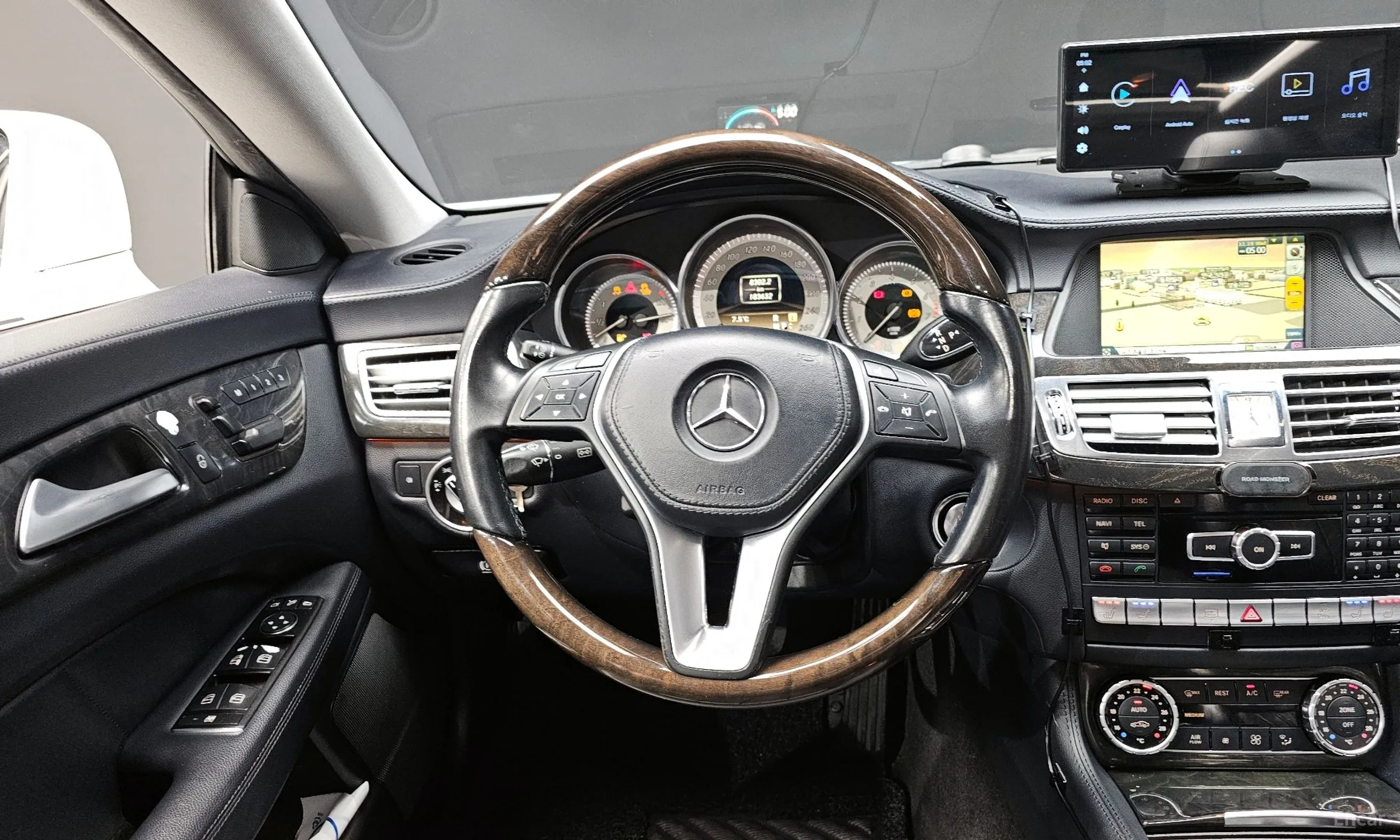 Mercedes Benz CLS-Class W218 превью 13