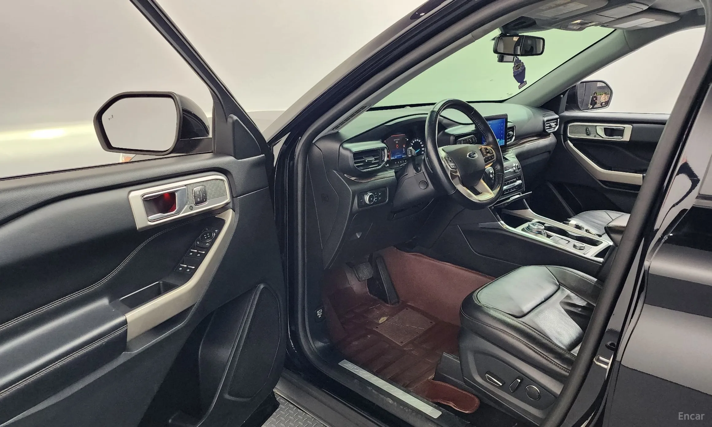 Ford Explorer 6th Generation превью 10