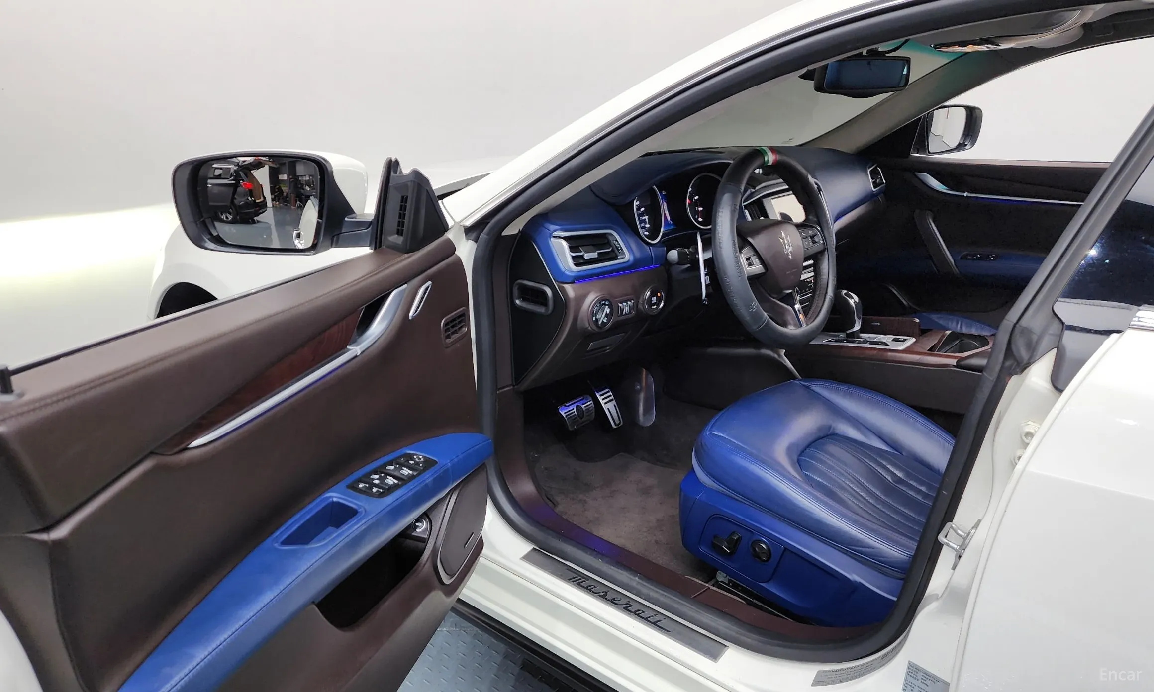 Maserati Ghibli превью 10